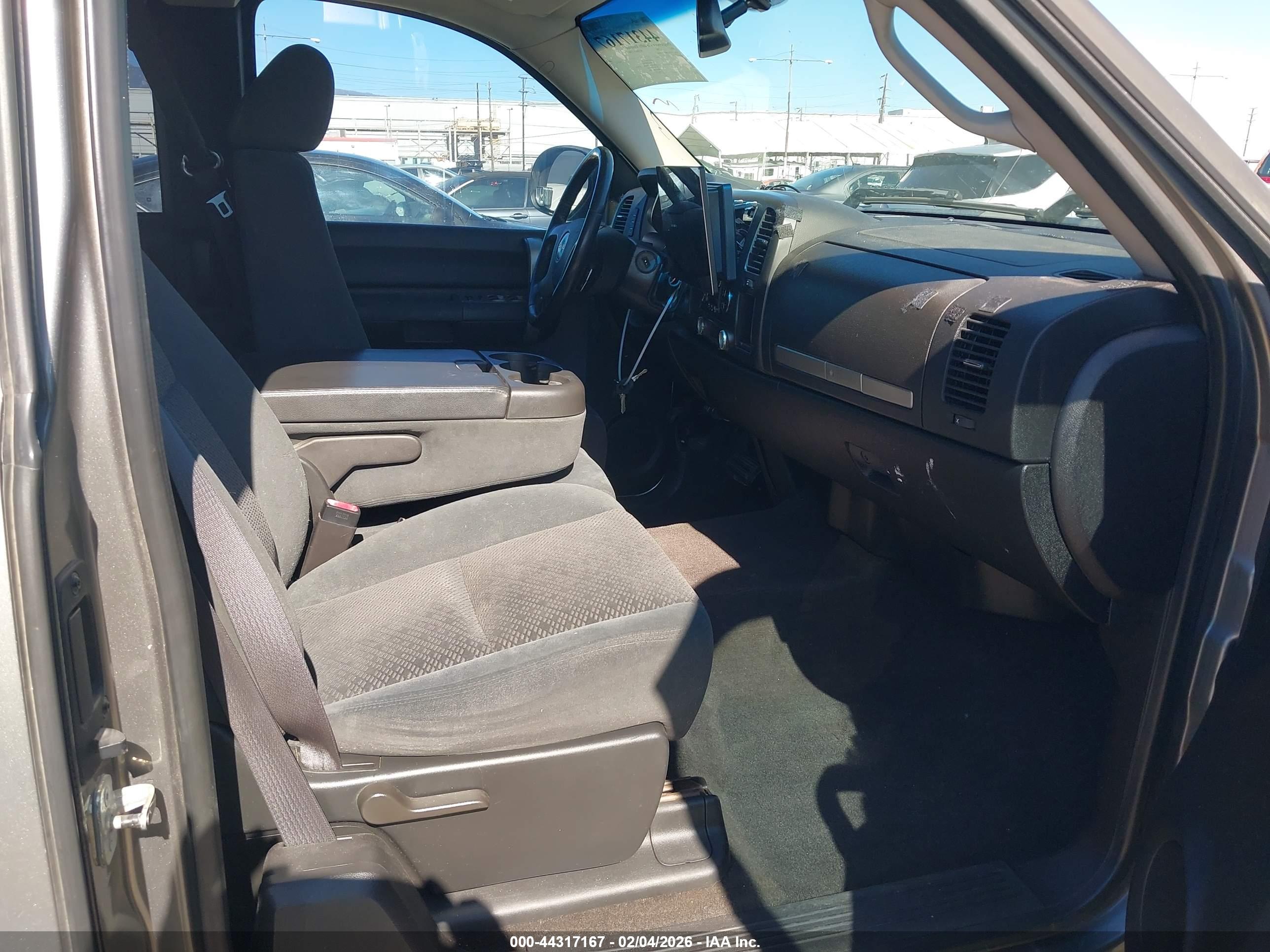 GMC SIERRA image 5