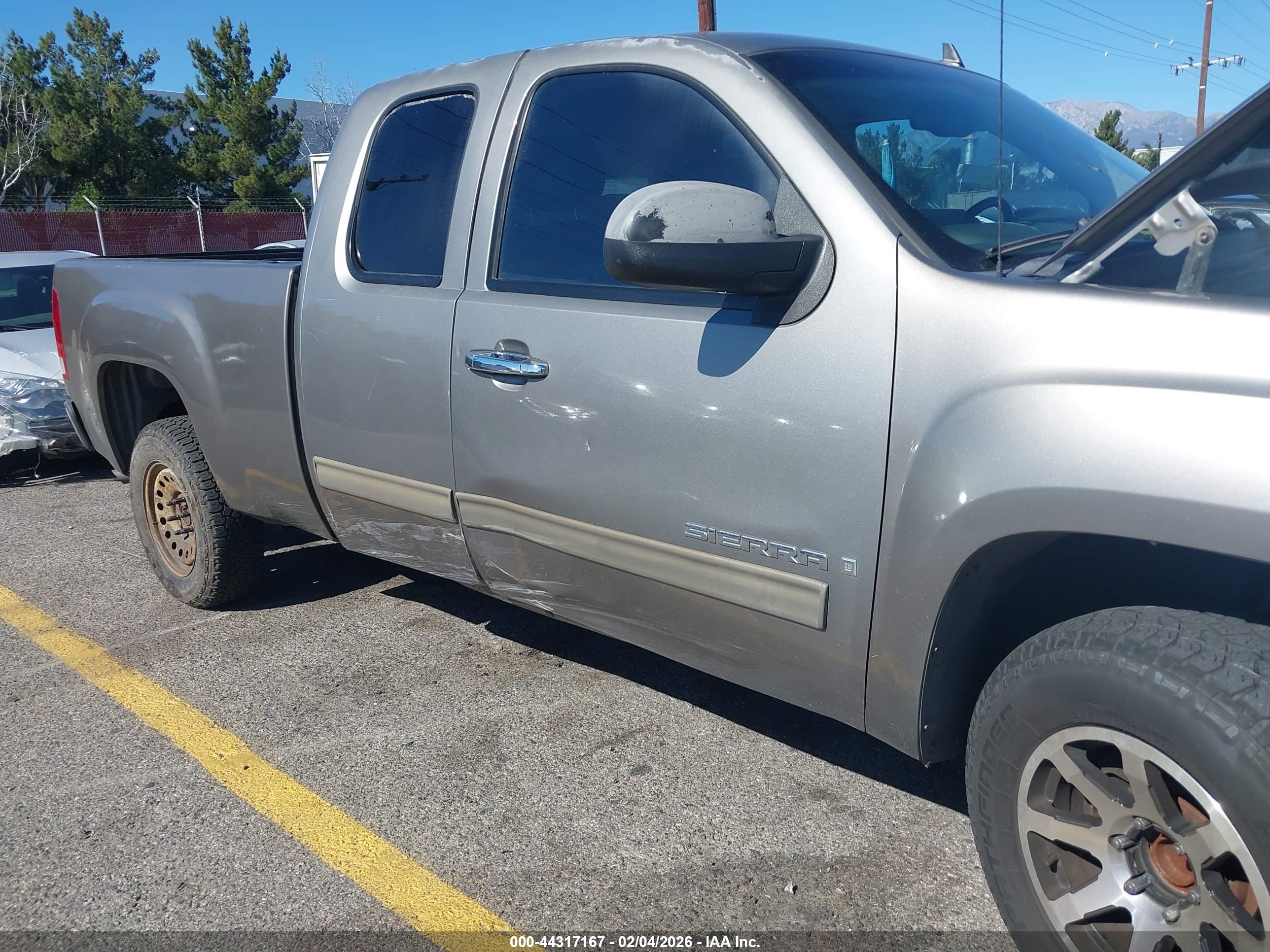 GMC SIERRA image 6