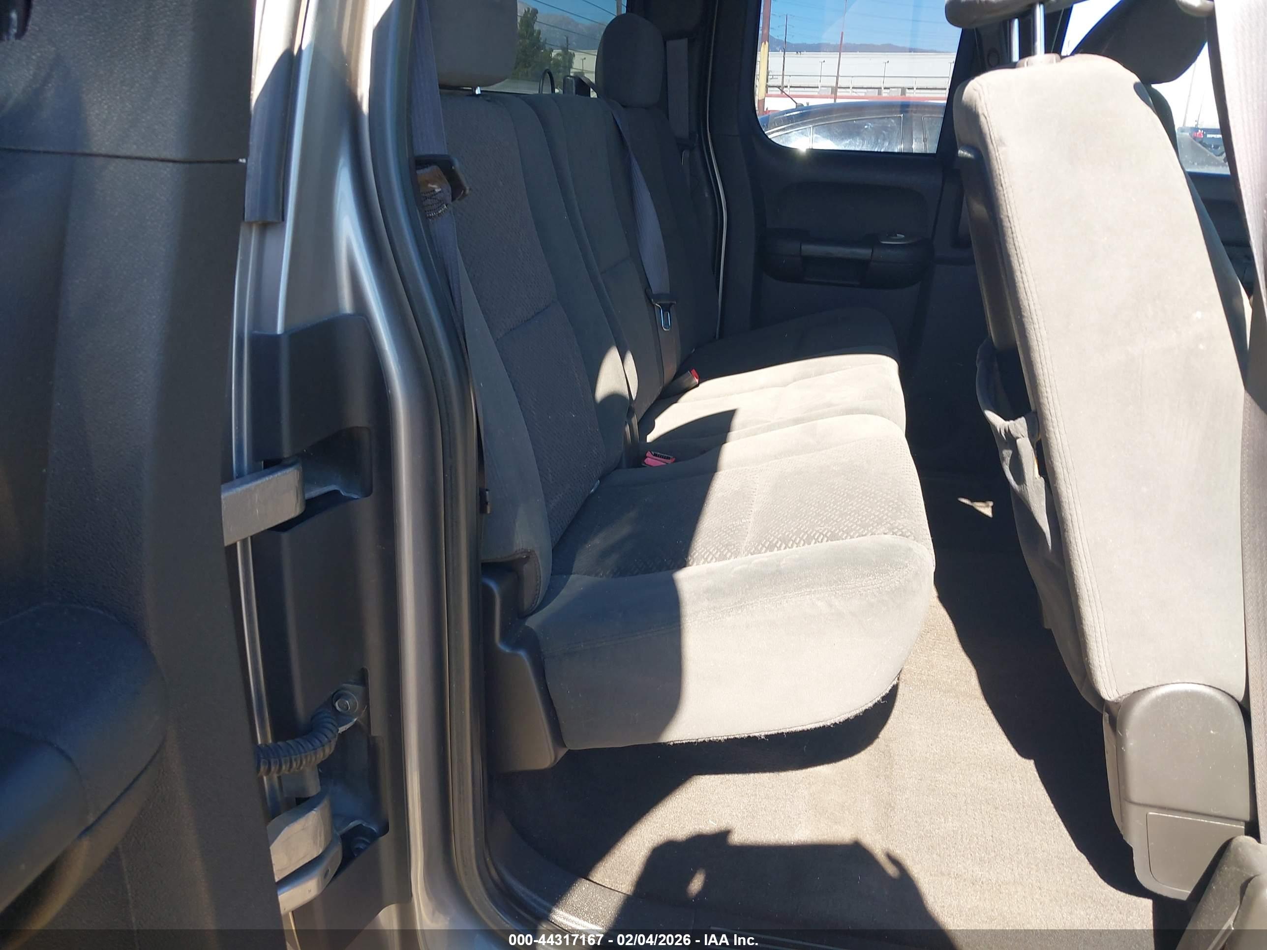 GMC SIERRA image 8