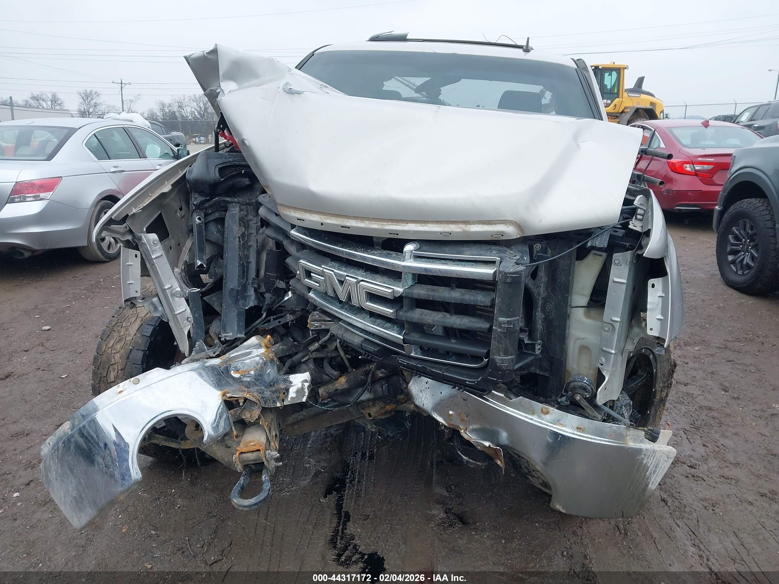 GMC SIERRA image 6
