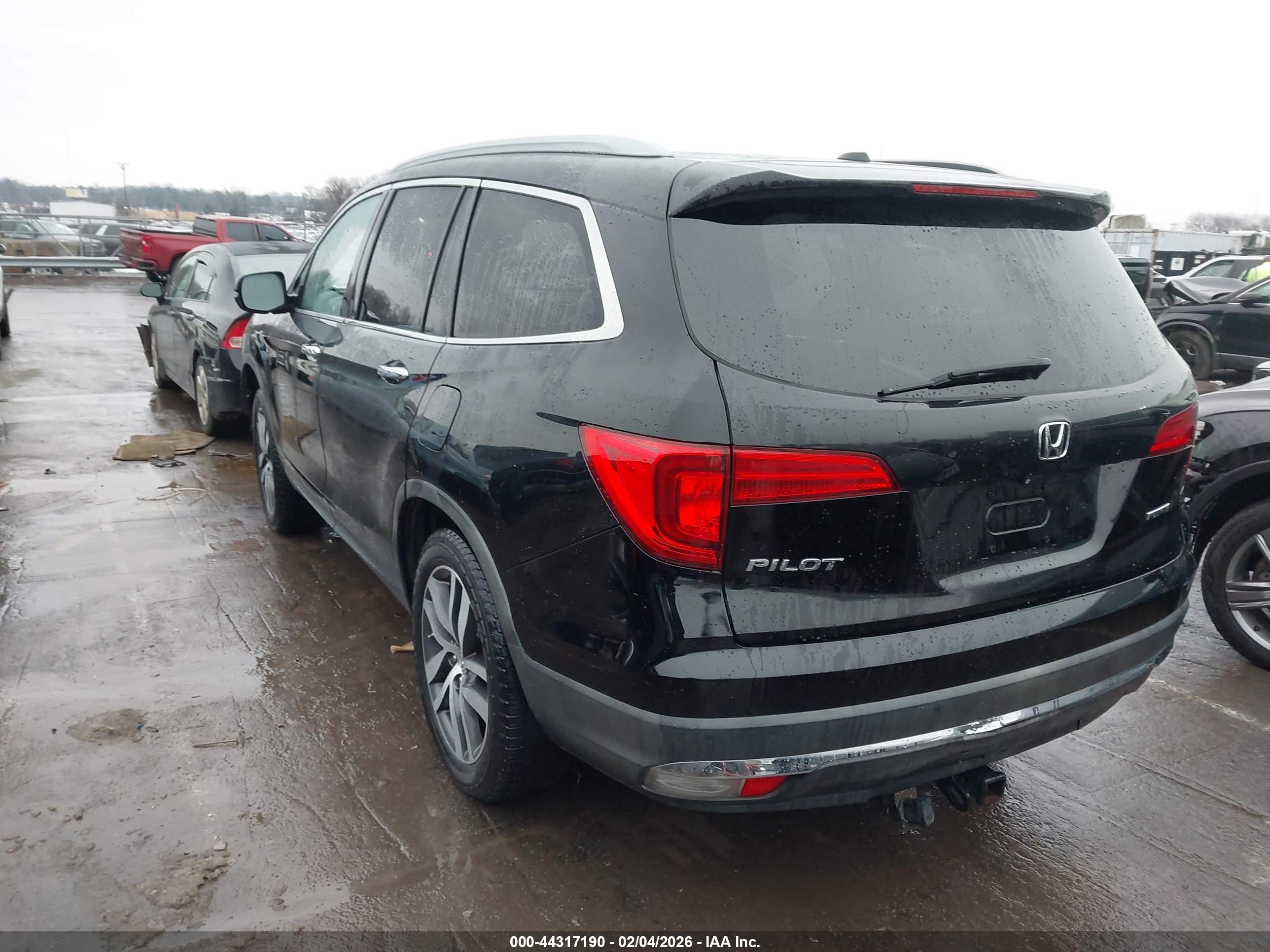 HONDA PILOT image 3