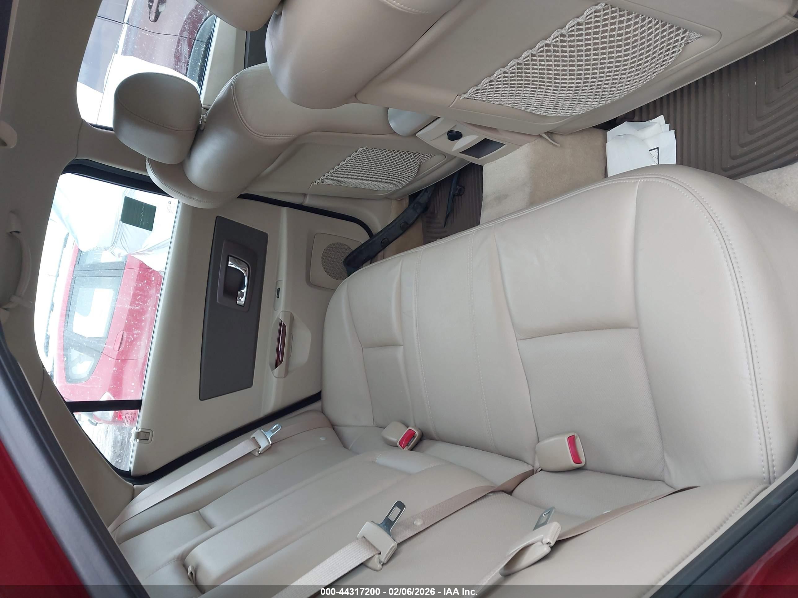 CADILLAC CTS image 8