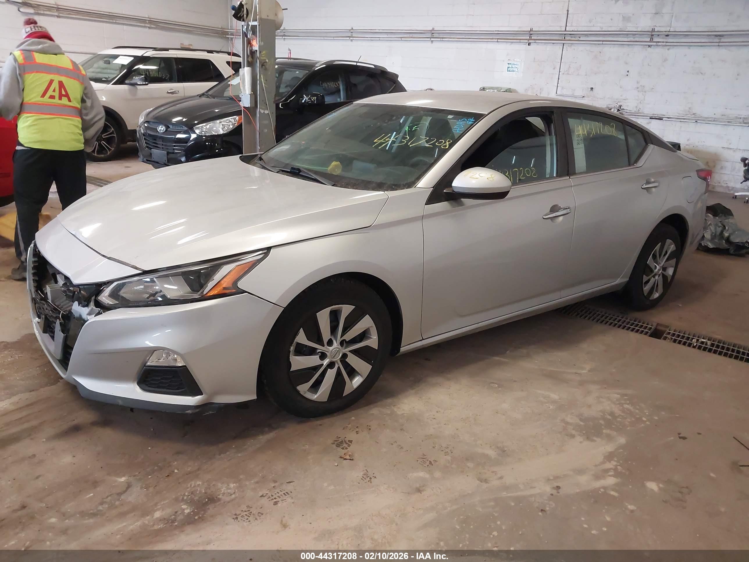 NISSAN ALTIMA image 2