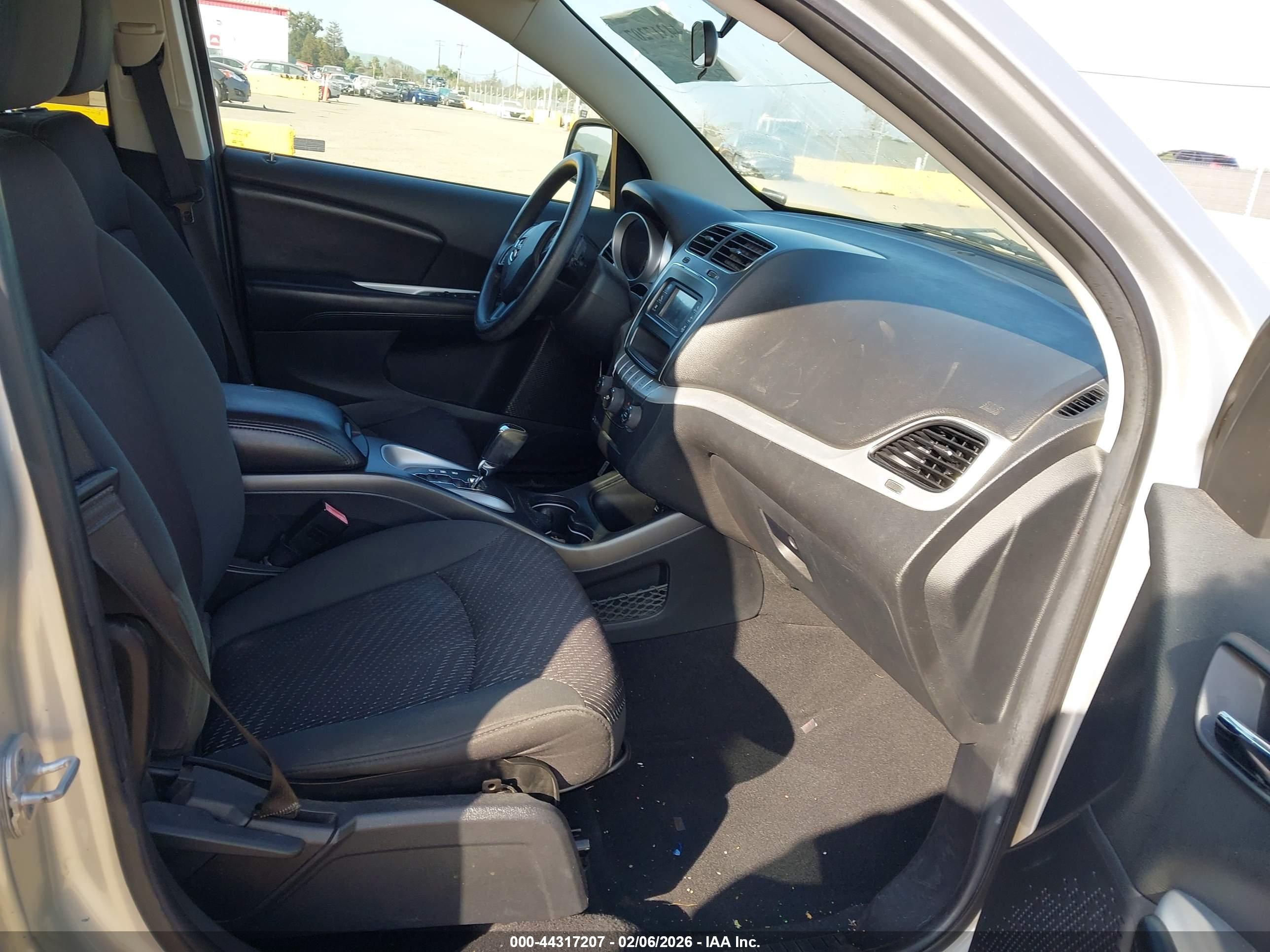 DODGE JOURNEY image 5