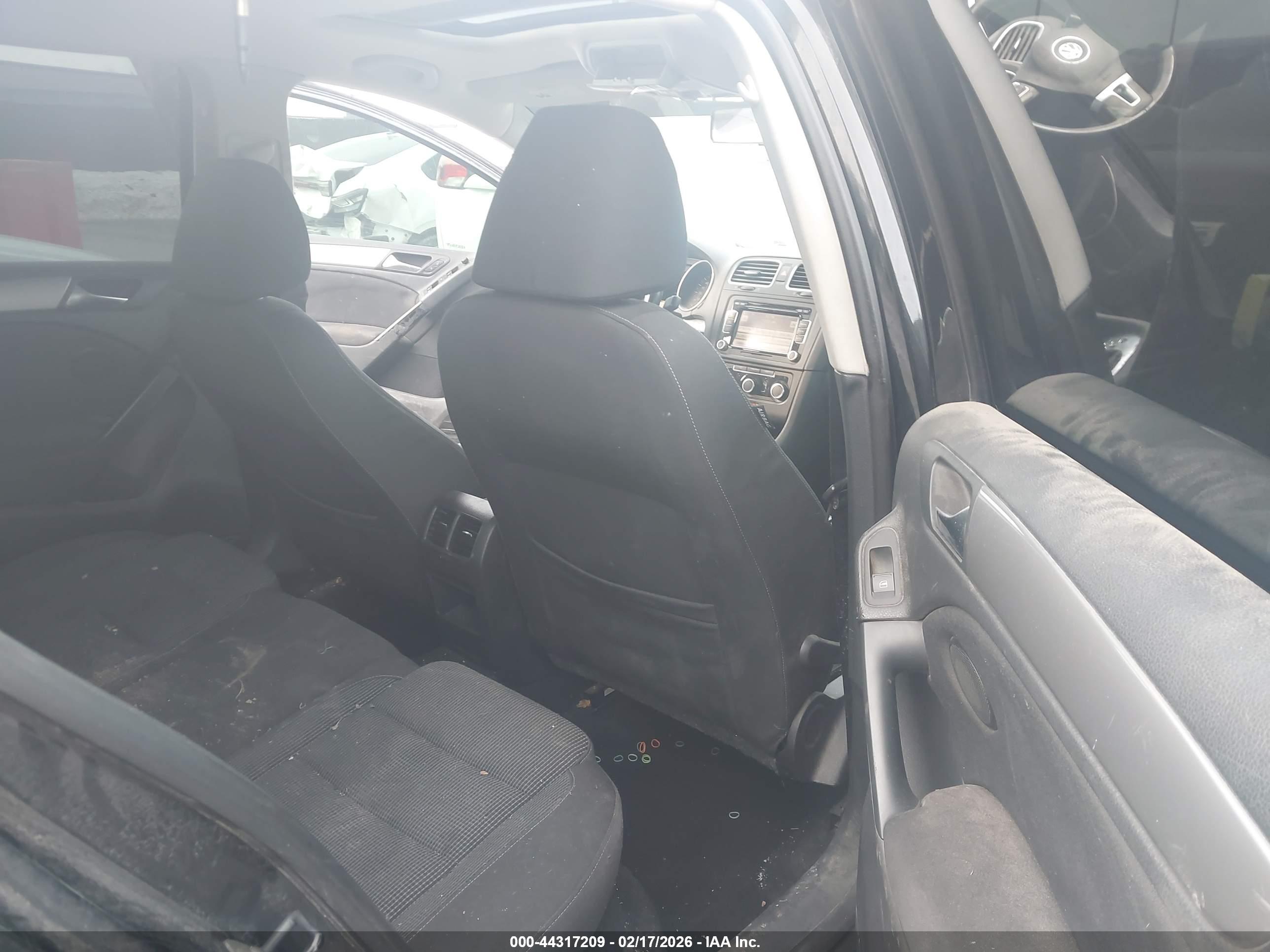 VOLKSWAGEN GOLF image 8
