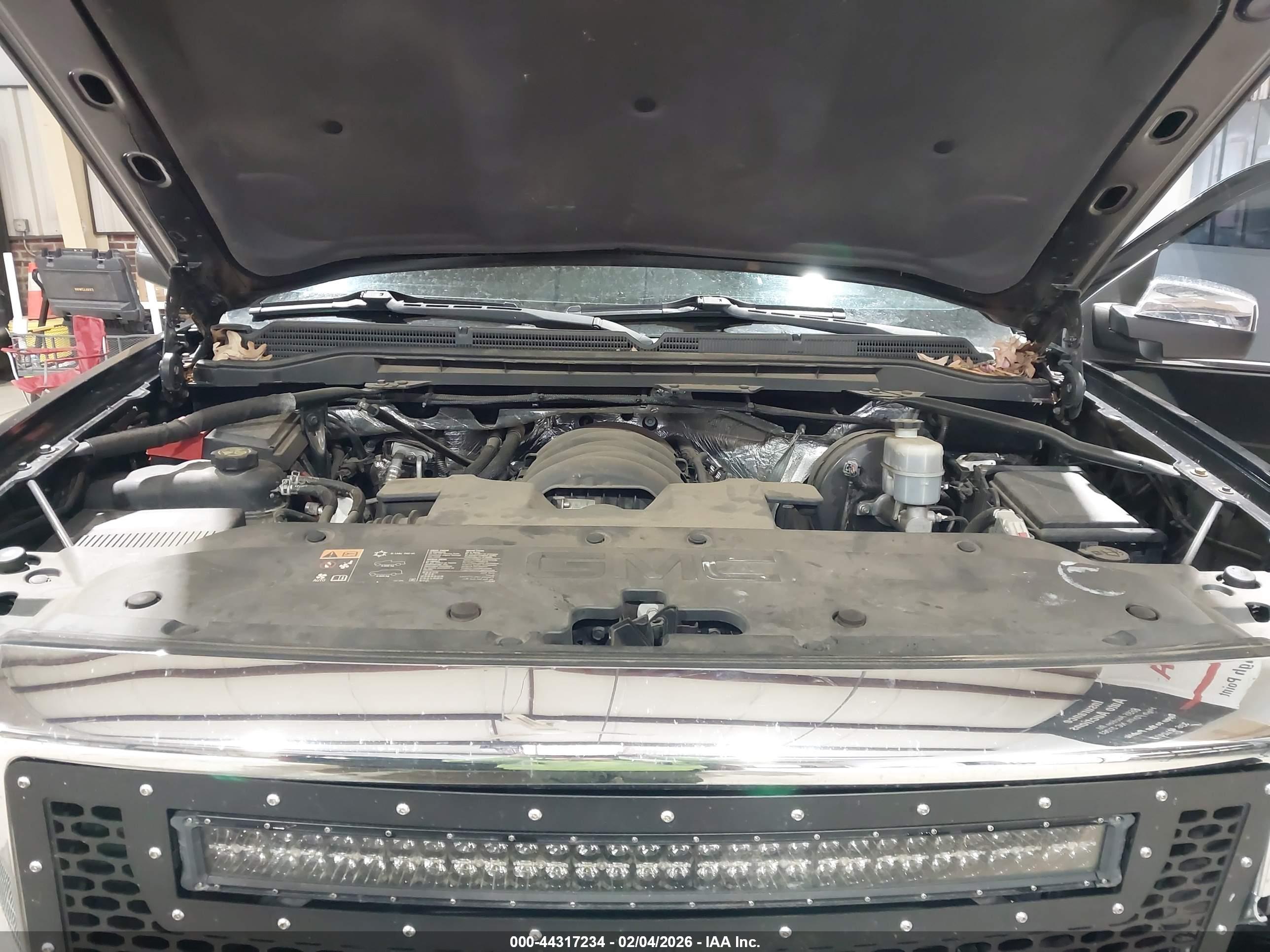 GMC SIERRA image 10