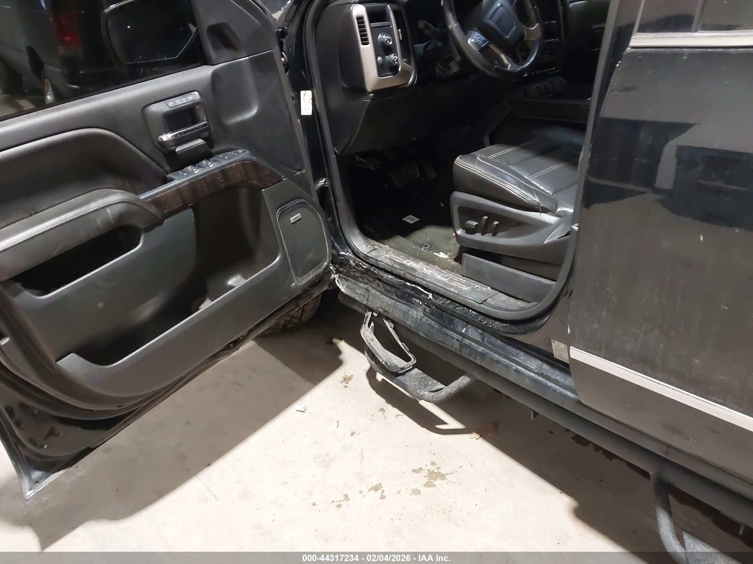 GMC SIERRA image 6