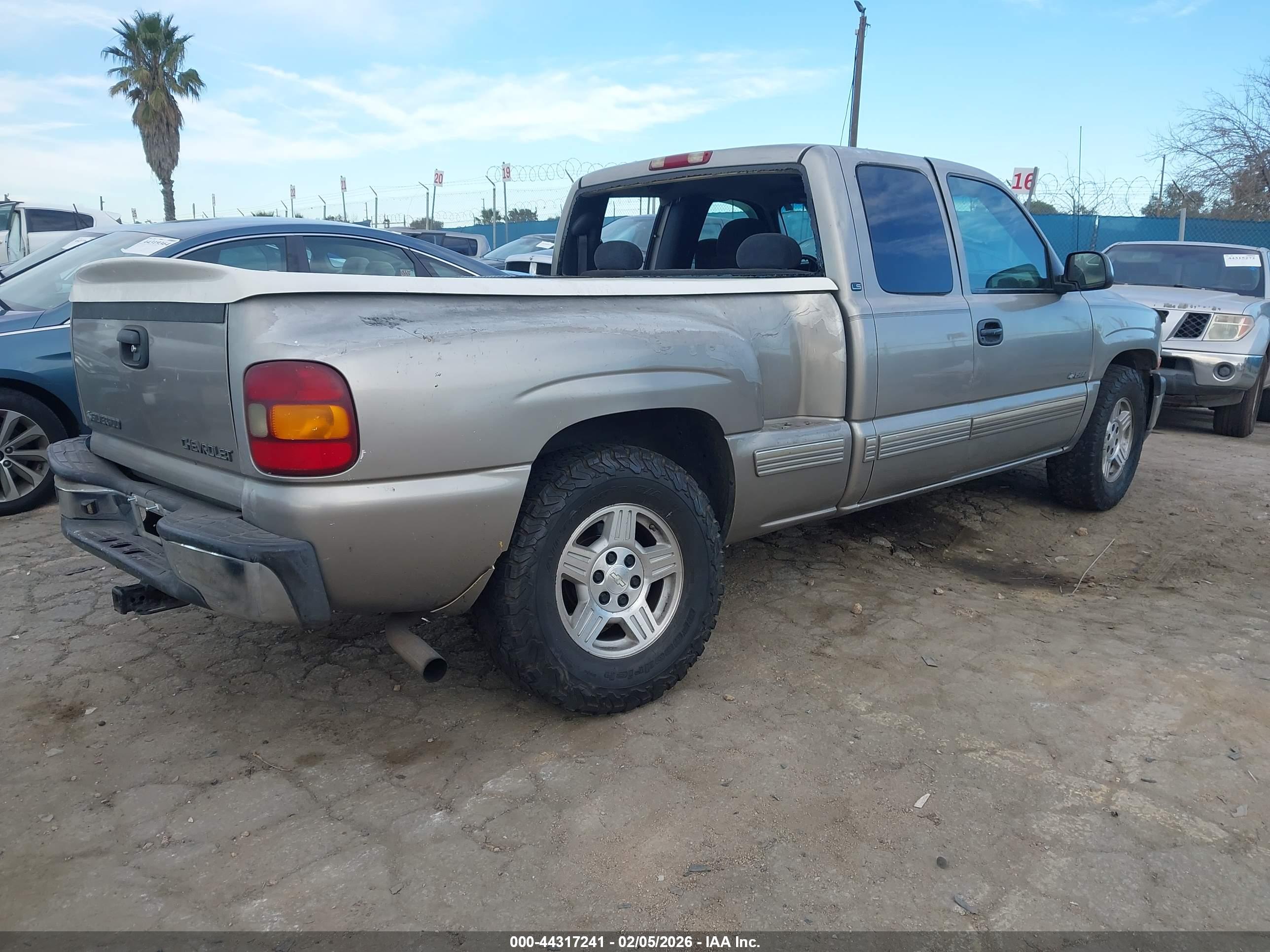 CHEVROLET SILVERADO image 4