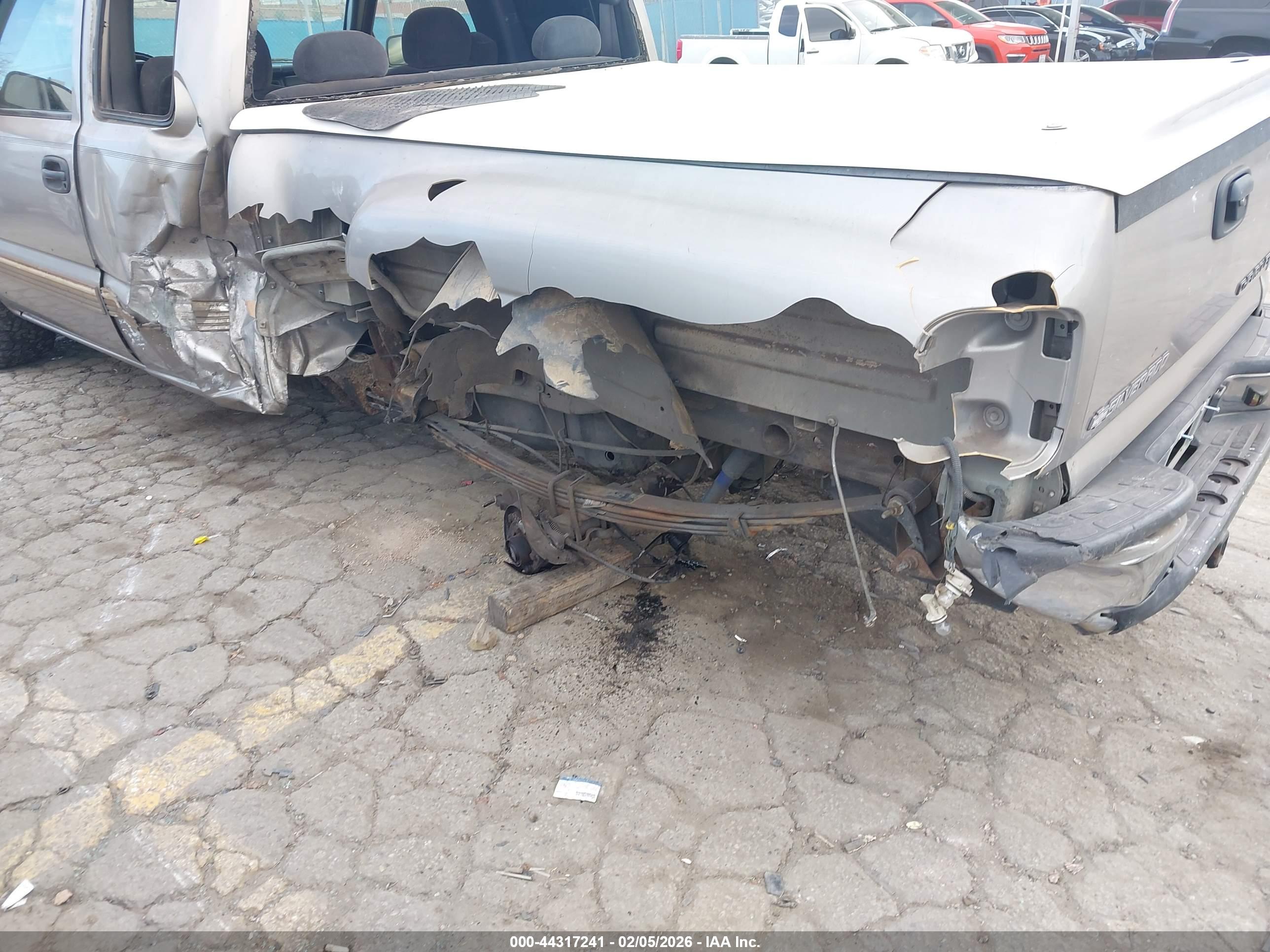 CHEVROLET SILVERADO image 6