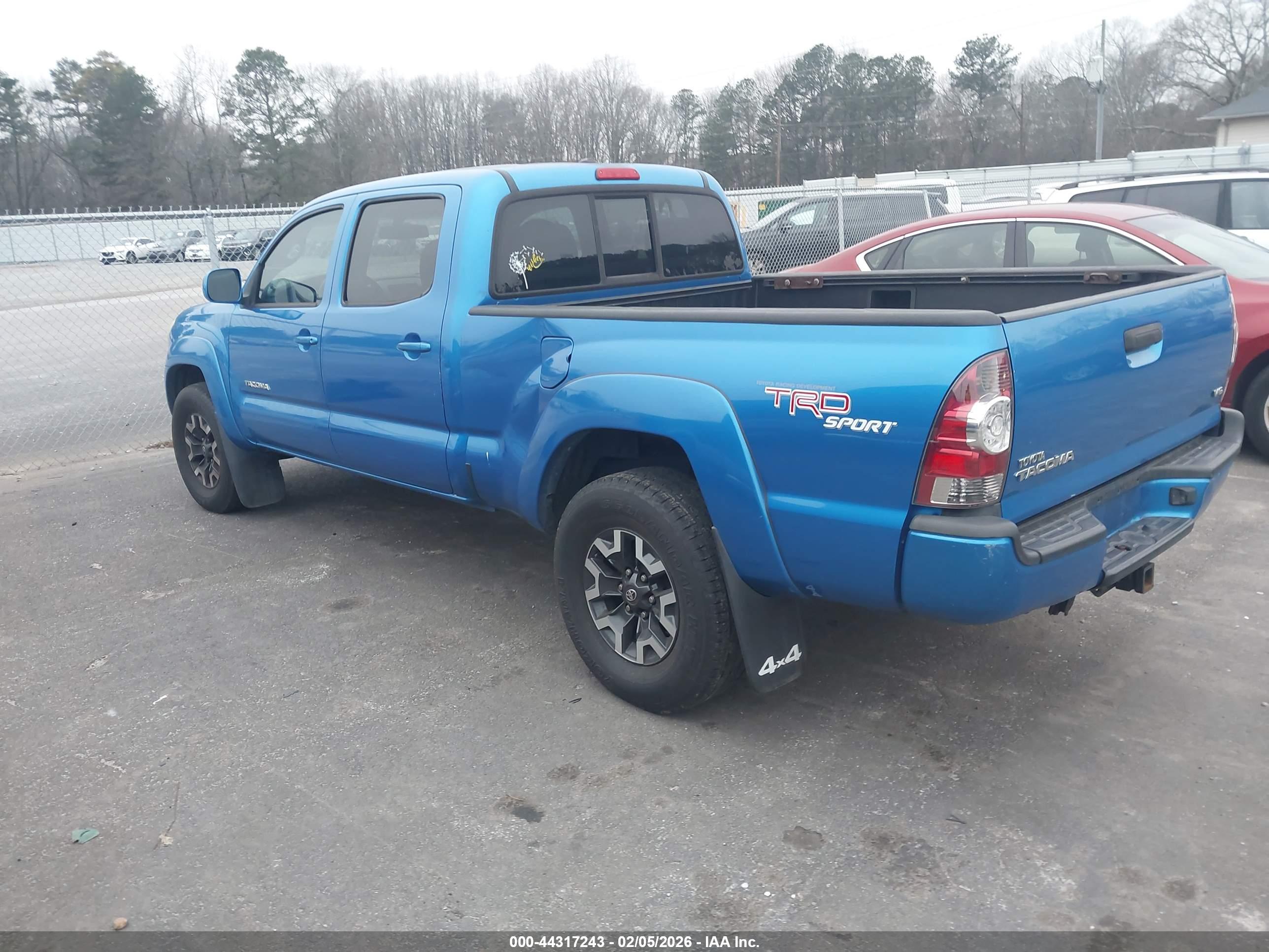 TOYOTA TACOMA image 3