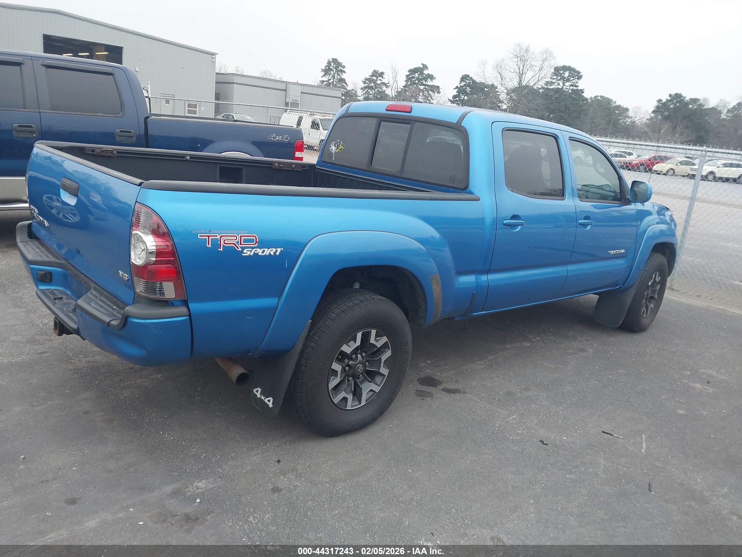 TOYOTA TACOMA image 4