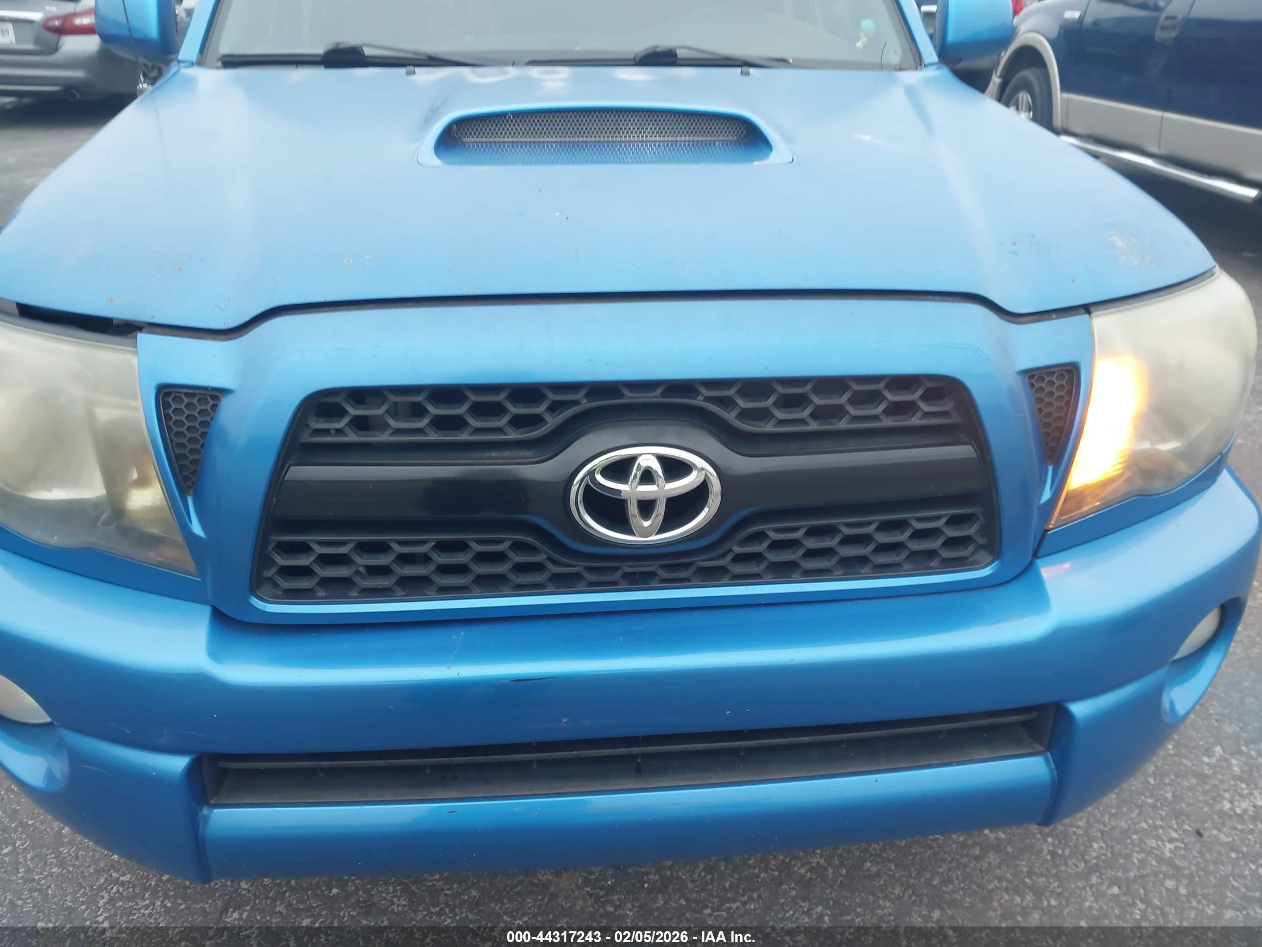 TOYOTA TACOMA image 6