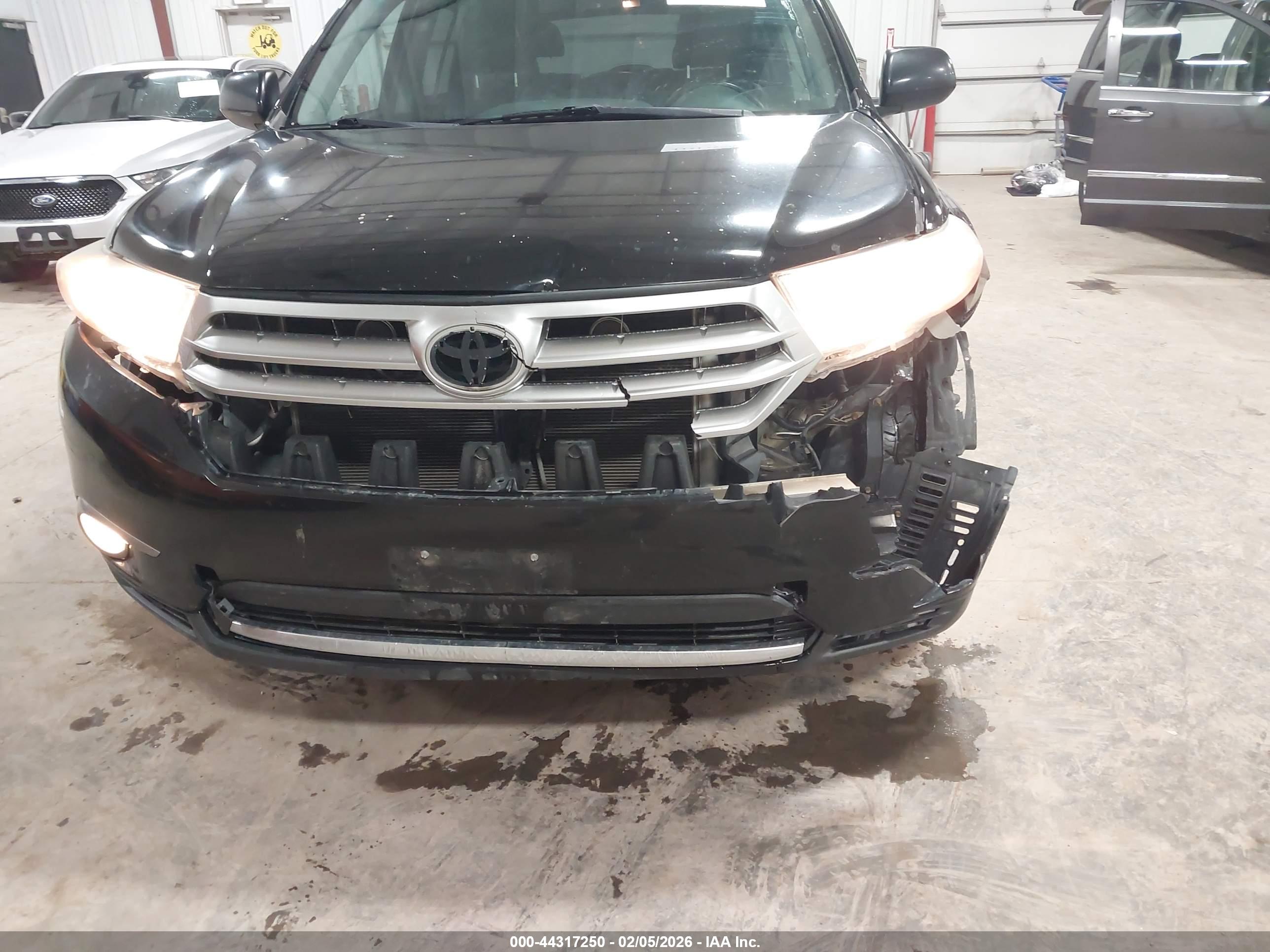 TOYOTA HIGHLANDER image 6