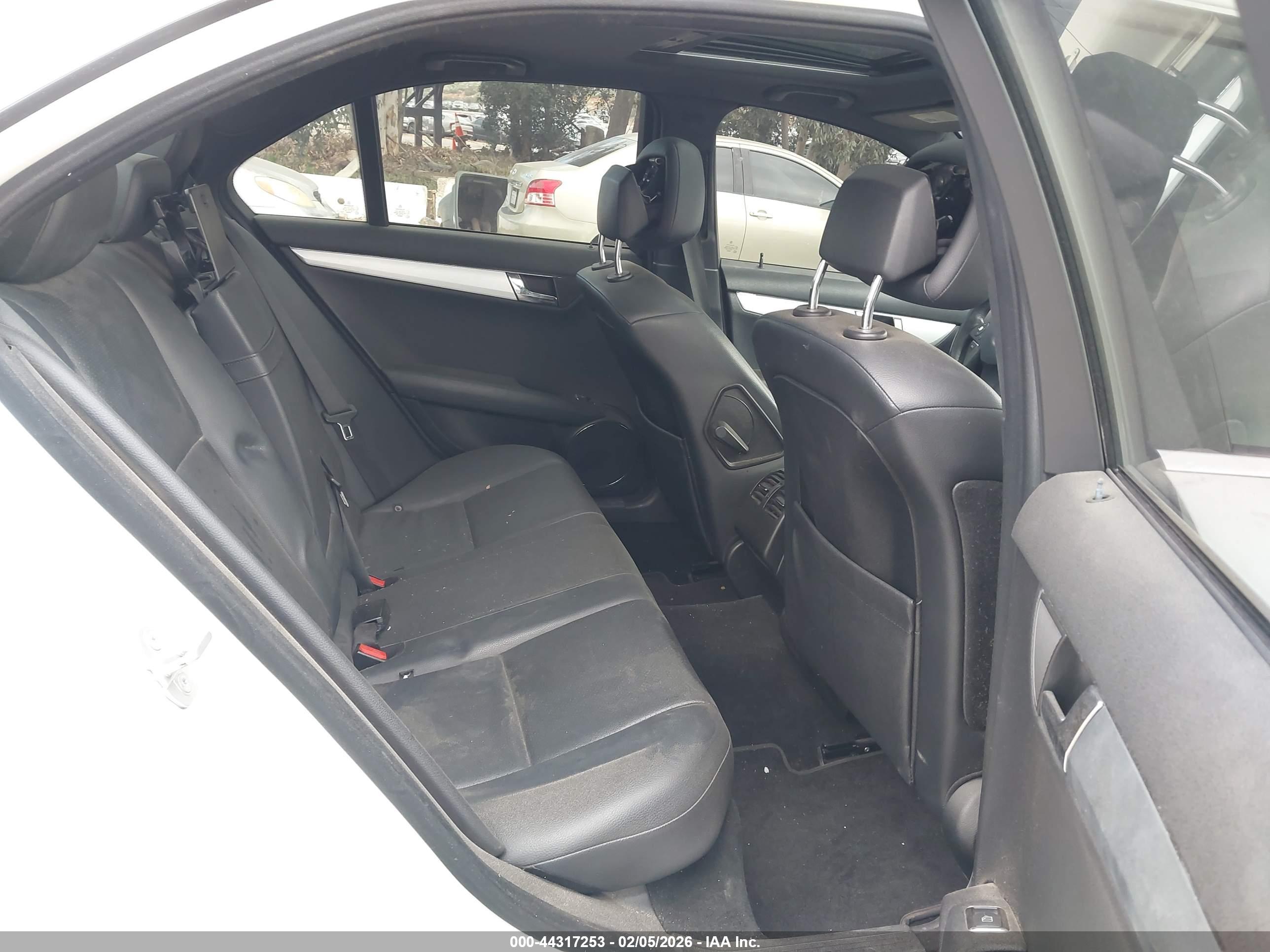MERCEDES-BENZ C image 8