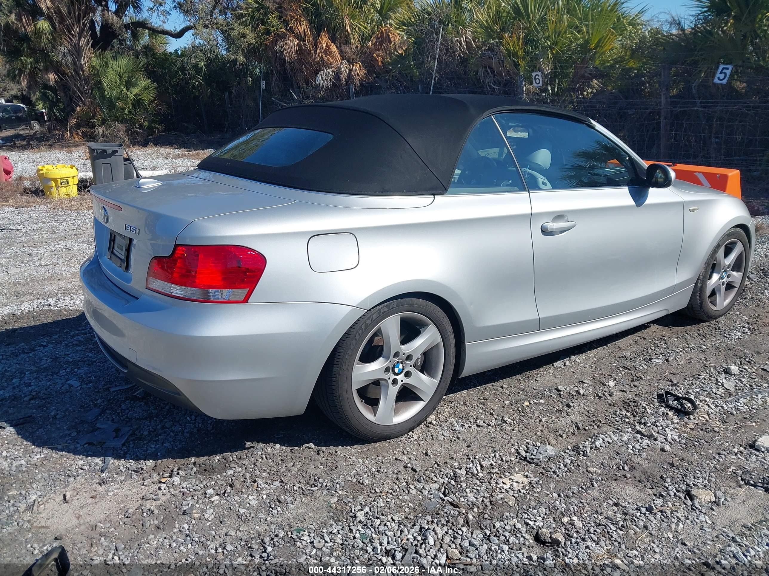 BMW 135I image 4