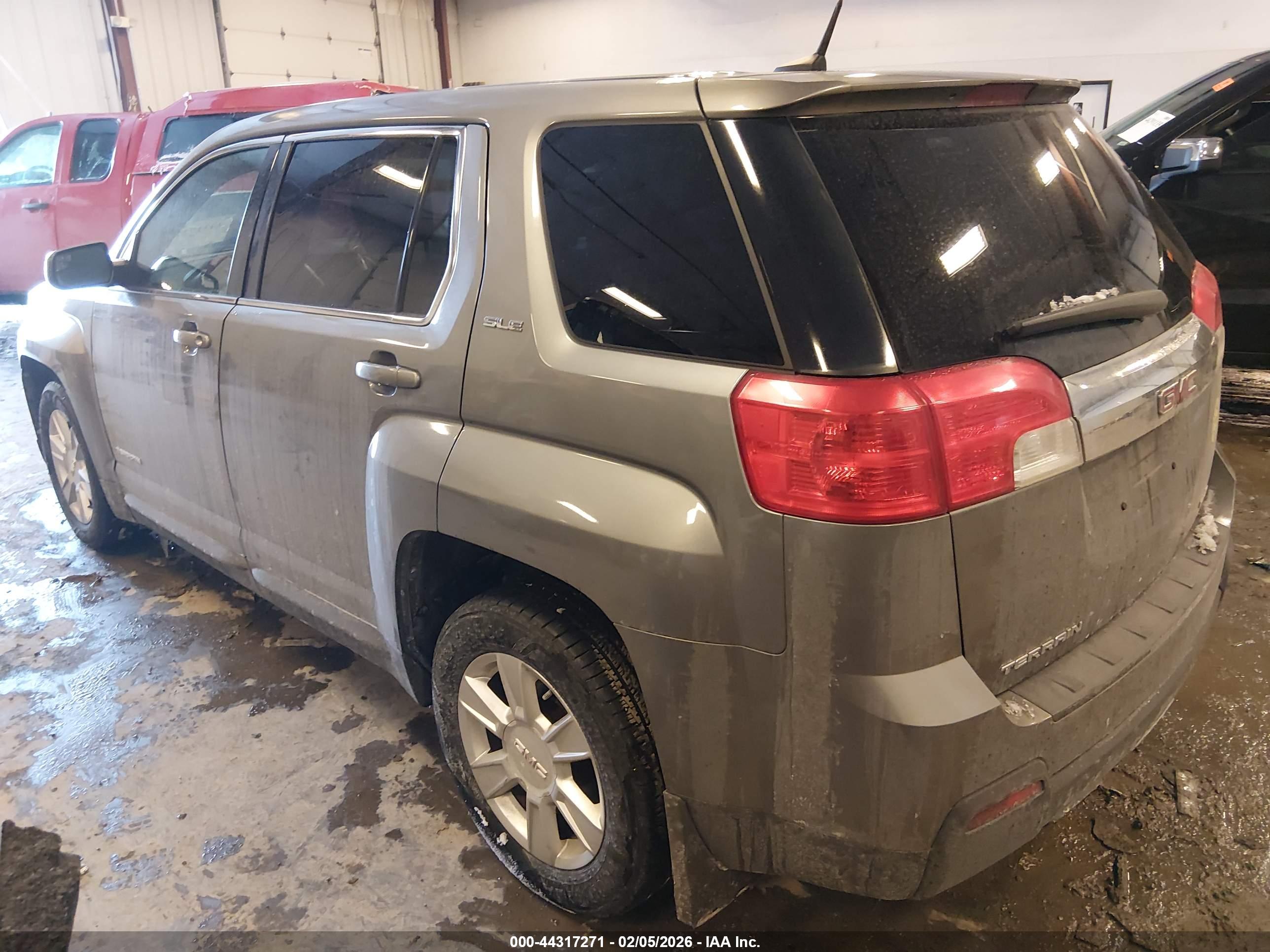 GMC TERRAIN image 3