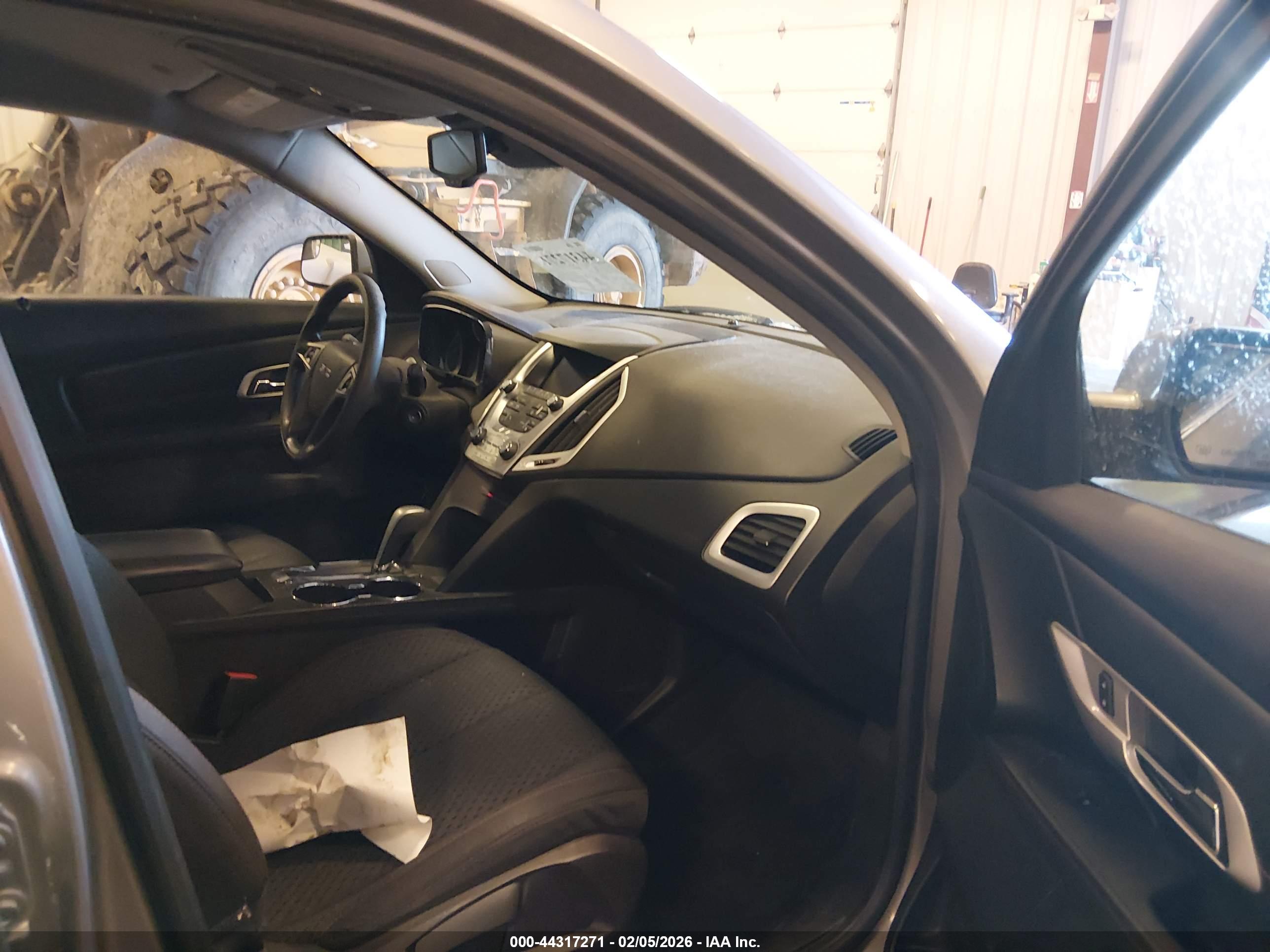 GMC TERRAIN image 5
