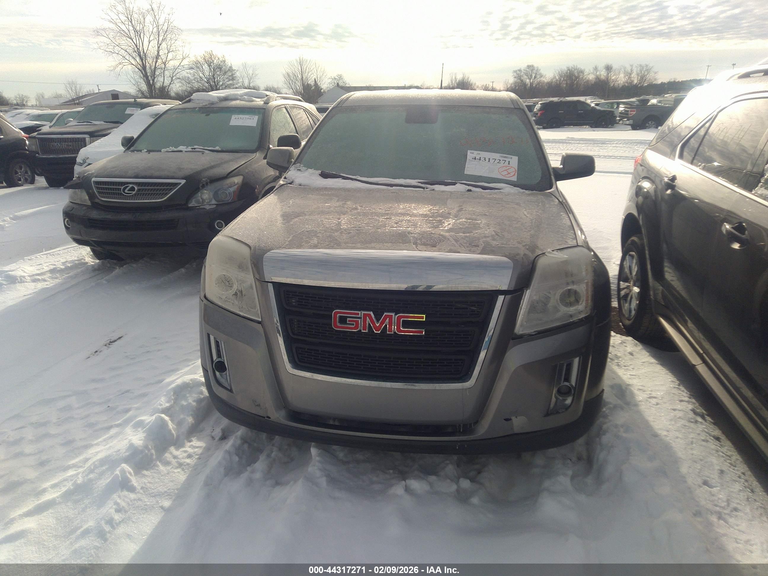 GMC TERRAIN image 6
