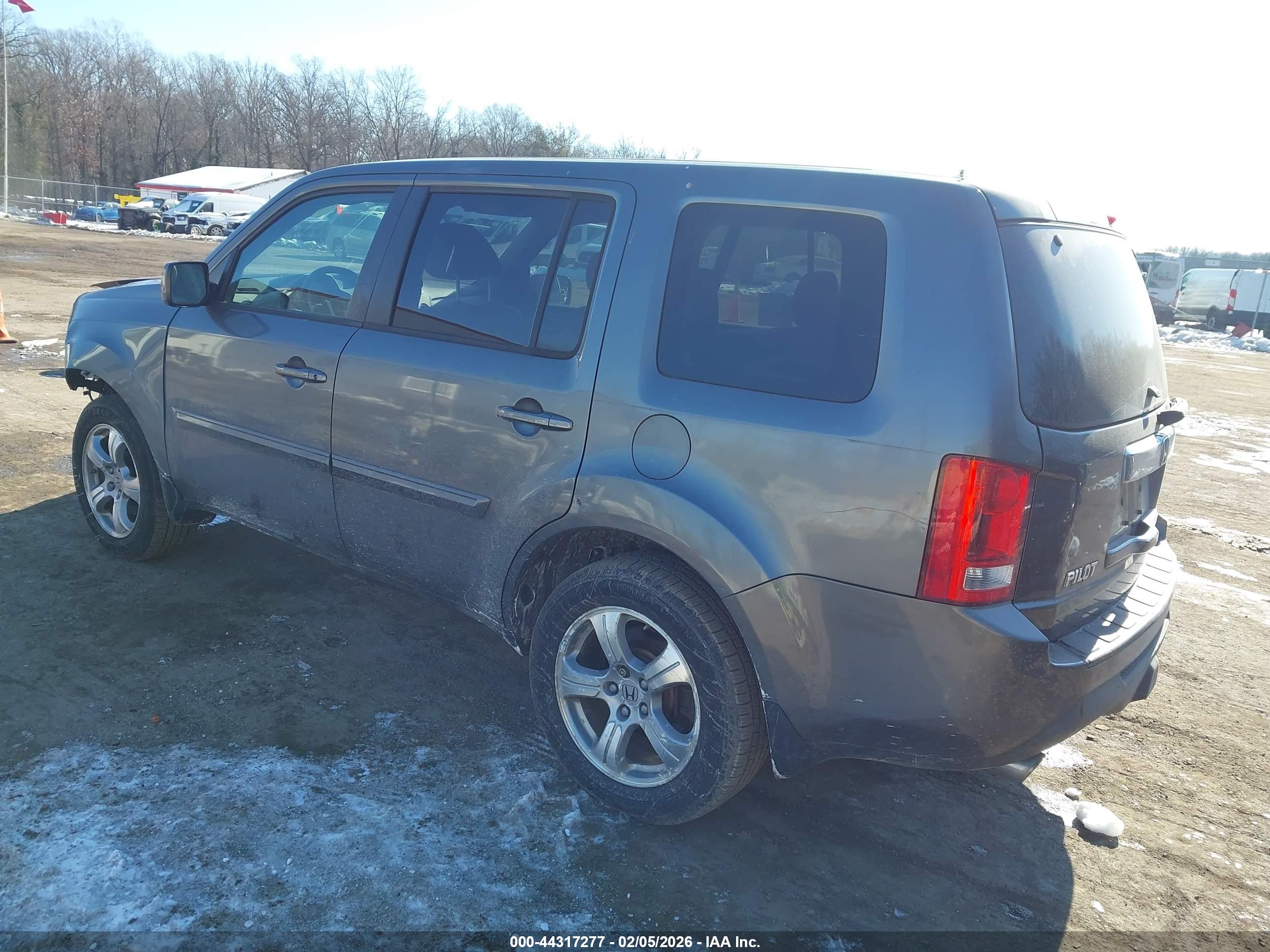 HONDA PILOT image 3