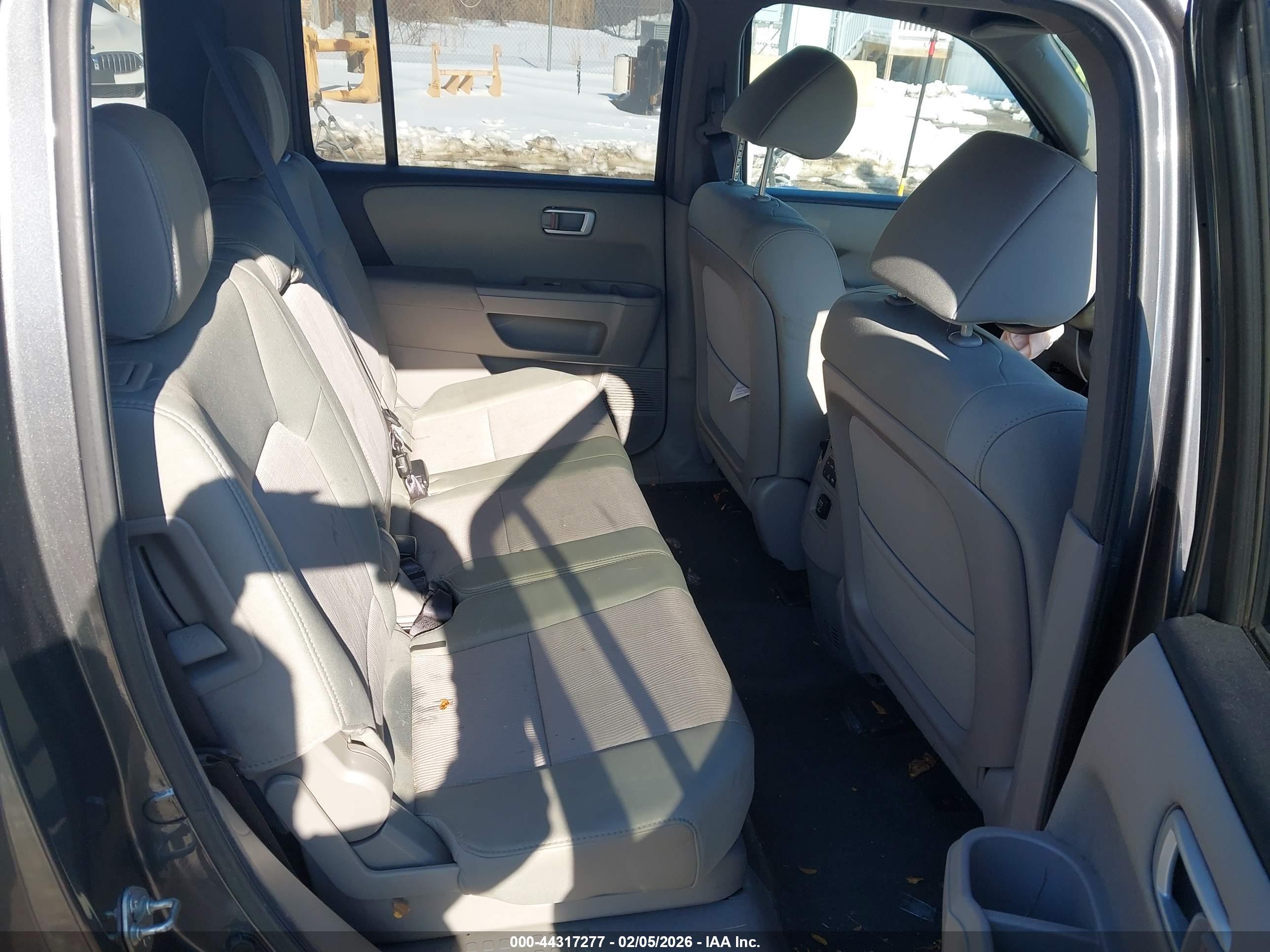 HONDA PILOT image 8