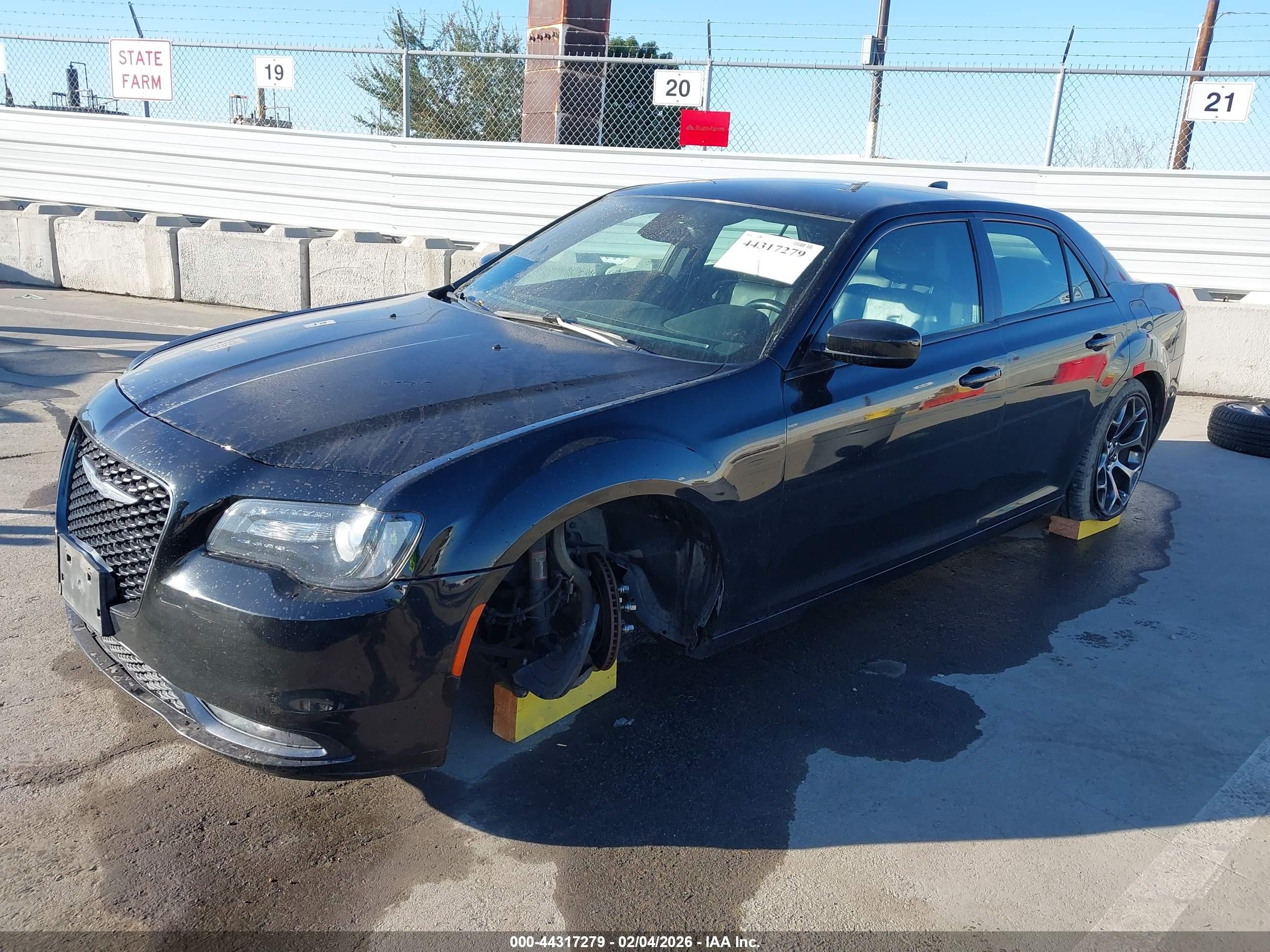 CHRYSLER 300 image 2