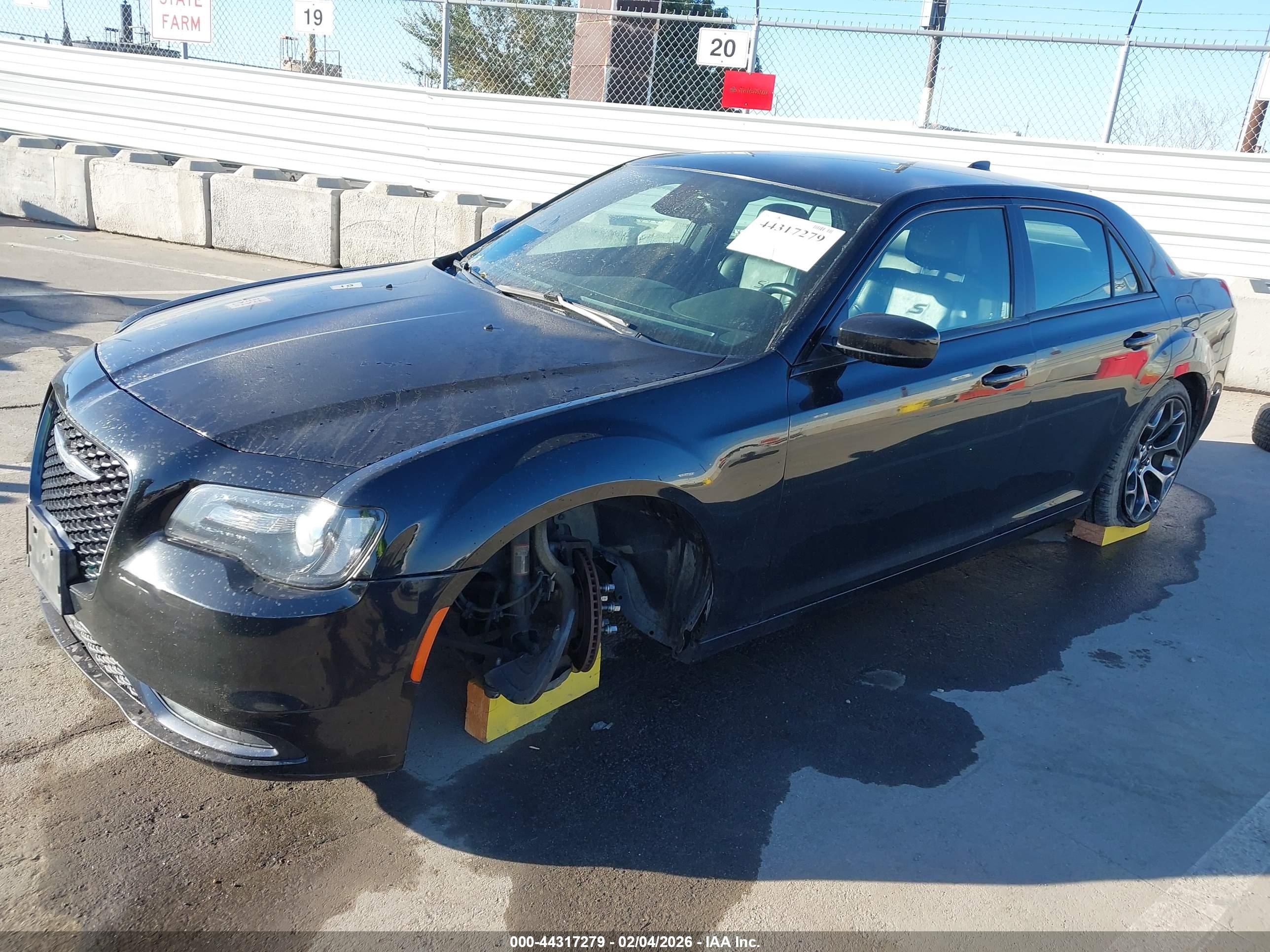CHRYSLER 300 image 6