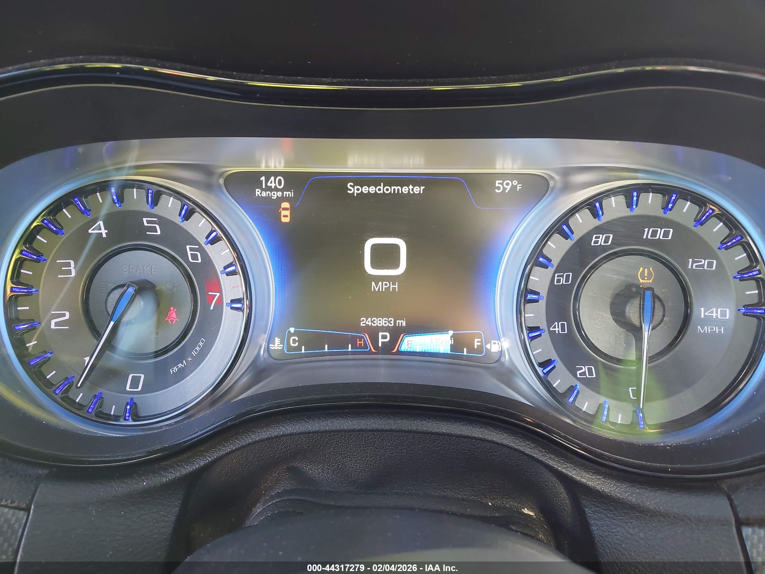 CHRYSLER 300 image 7