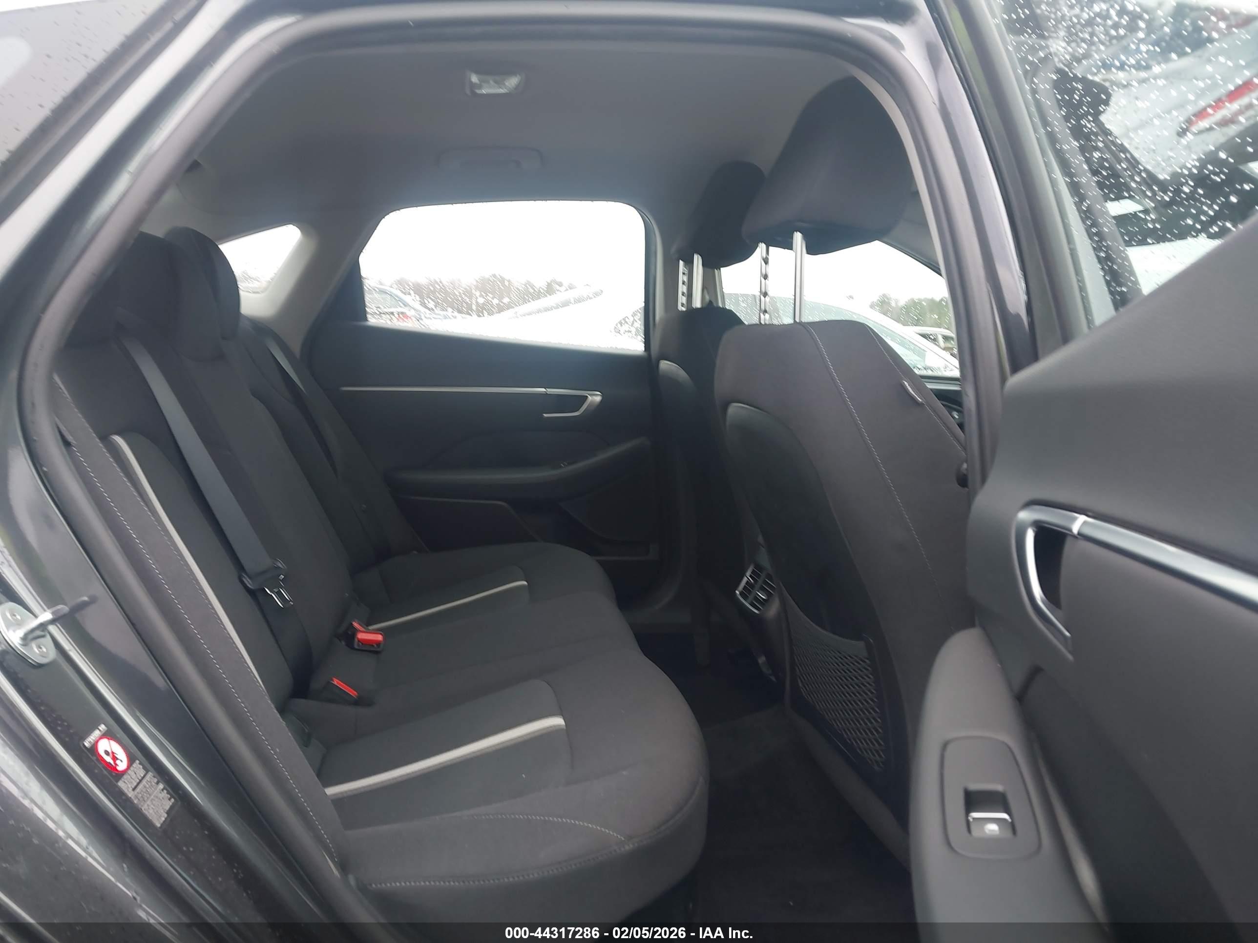 HYUNDAI SONATA image 8