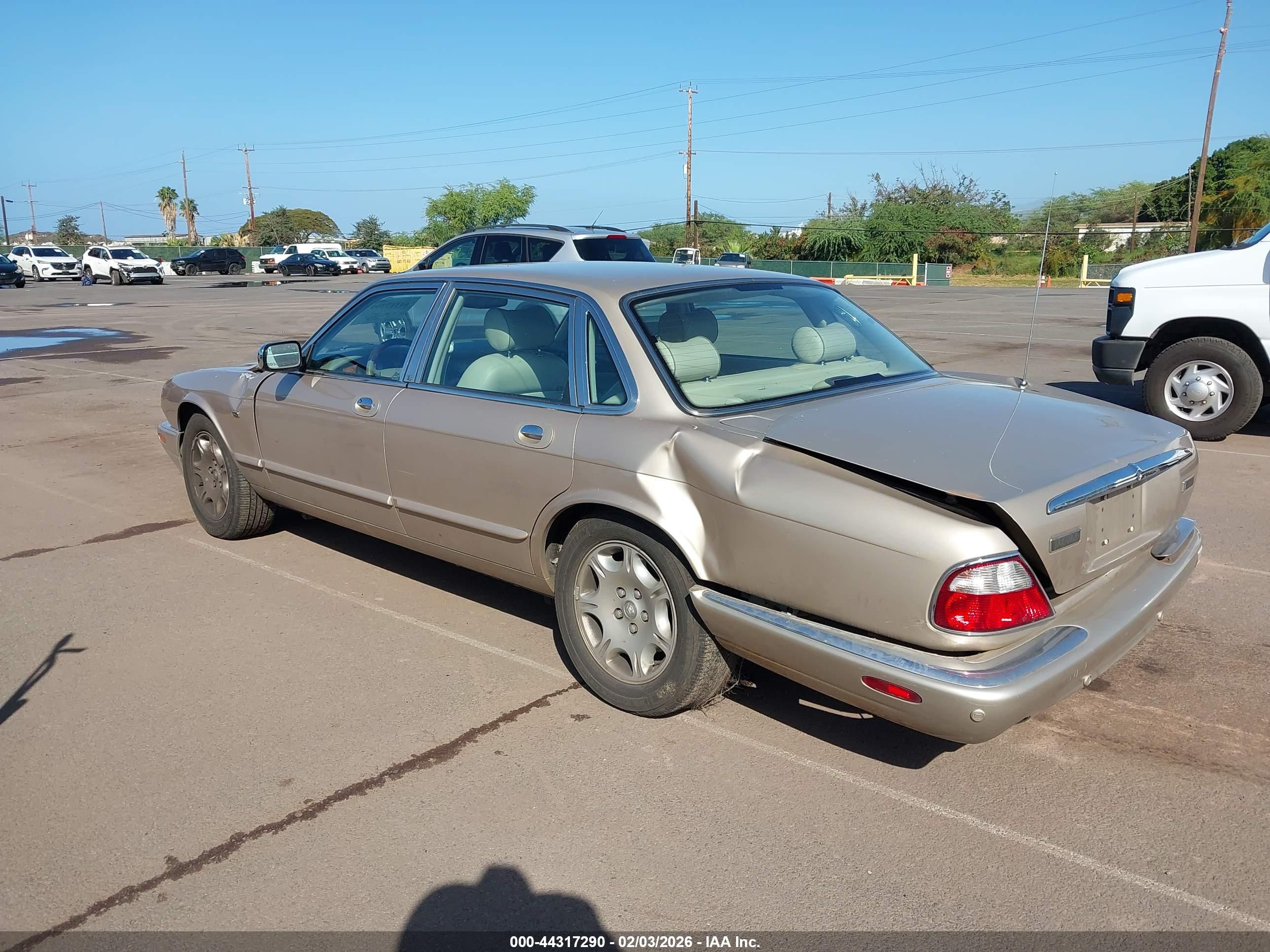 JAGUAR XJ image 3