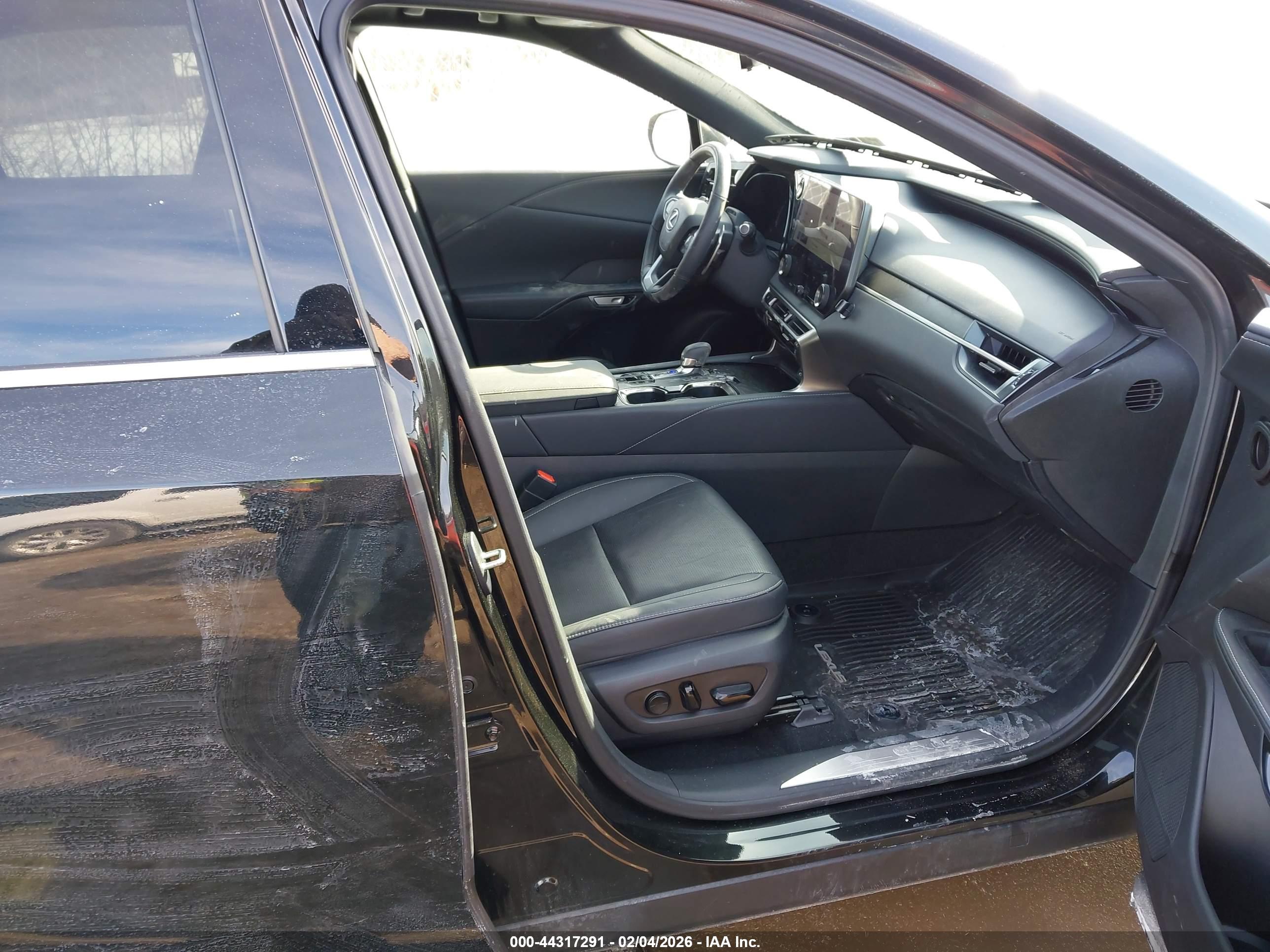 LEXUS RX image 5