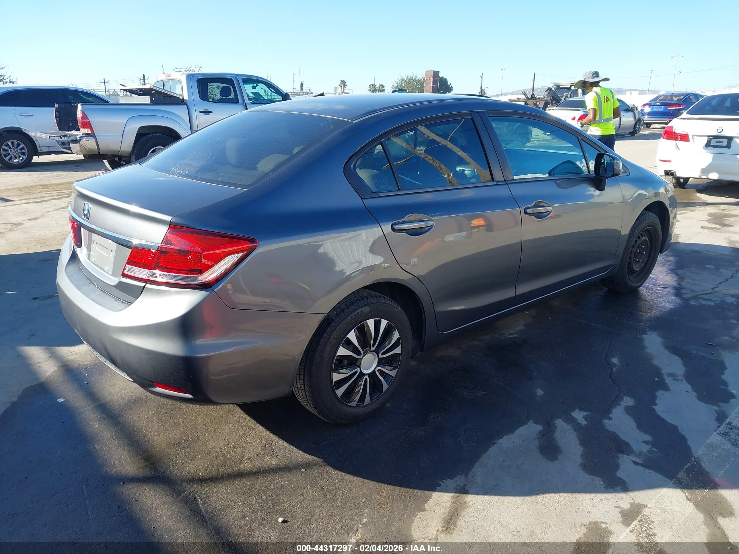 HONDA CIVIC image 4