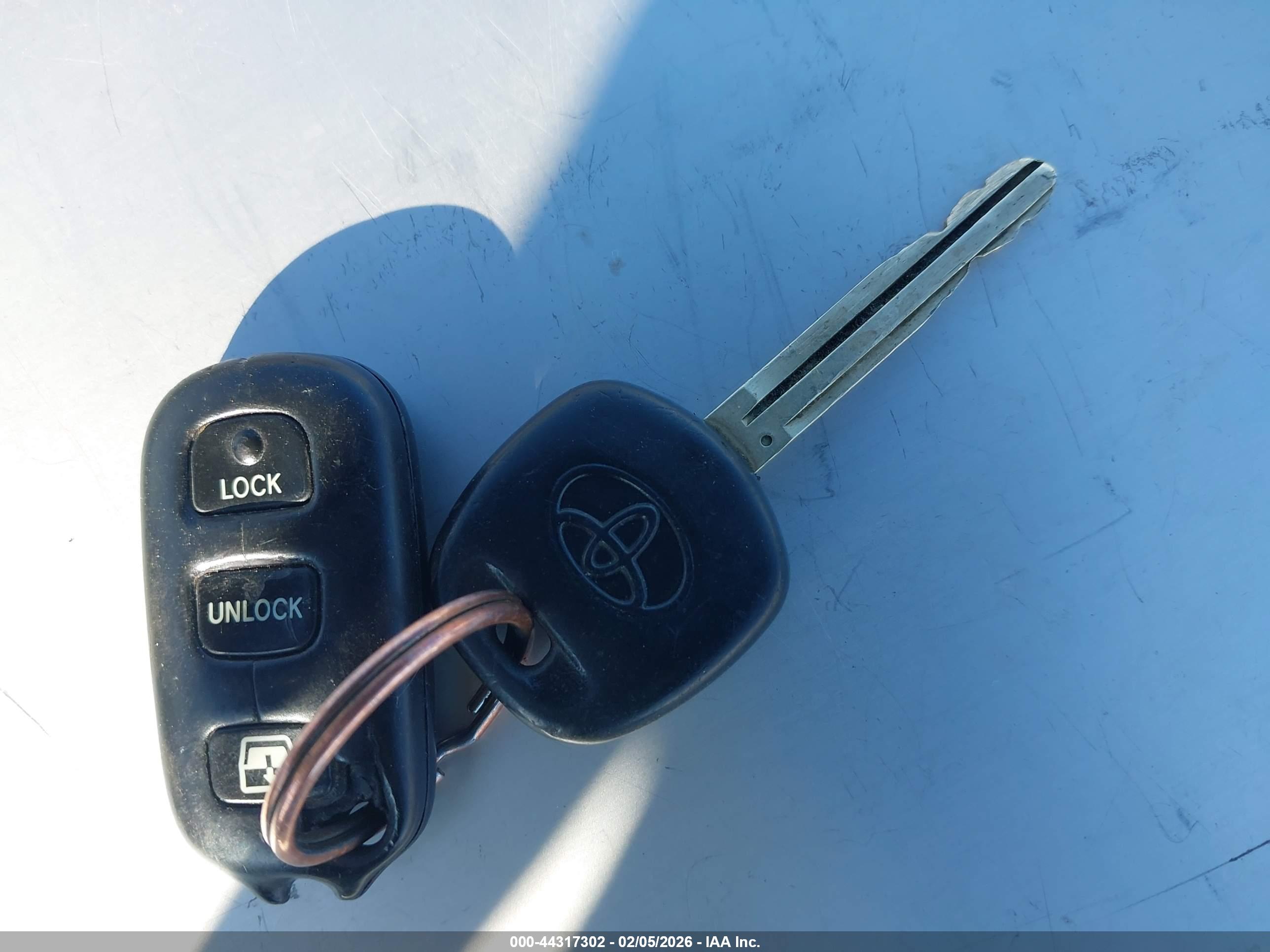 TOYOTA 4RUNNER image 11