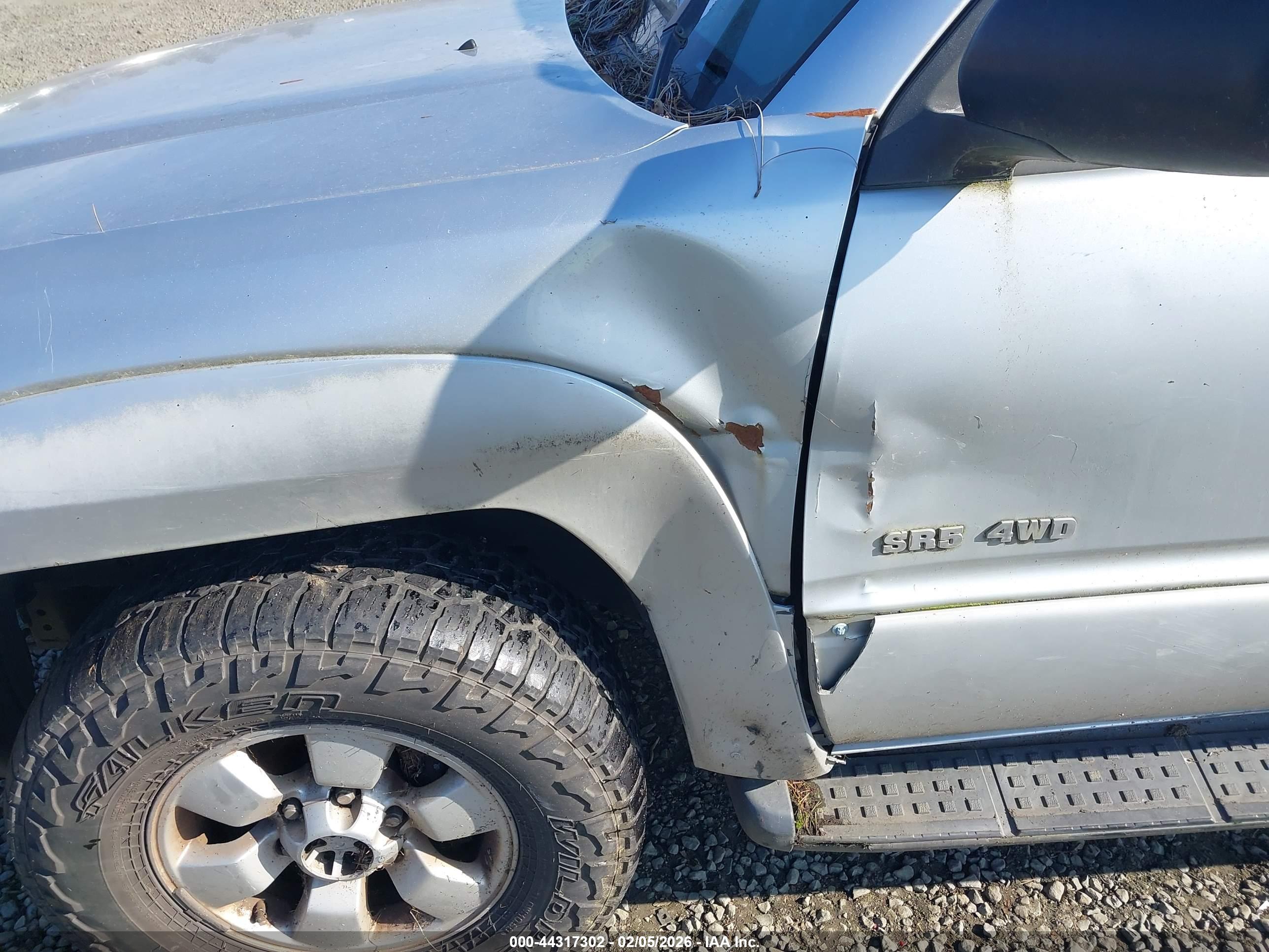 TOYOTA 4RUNNER image 6
