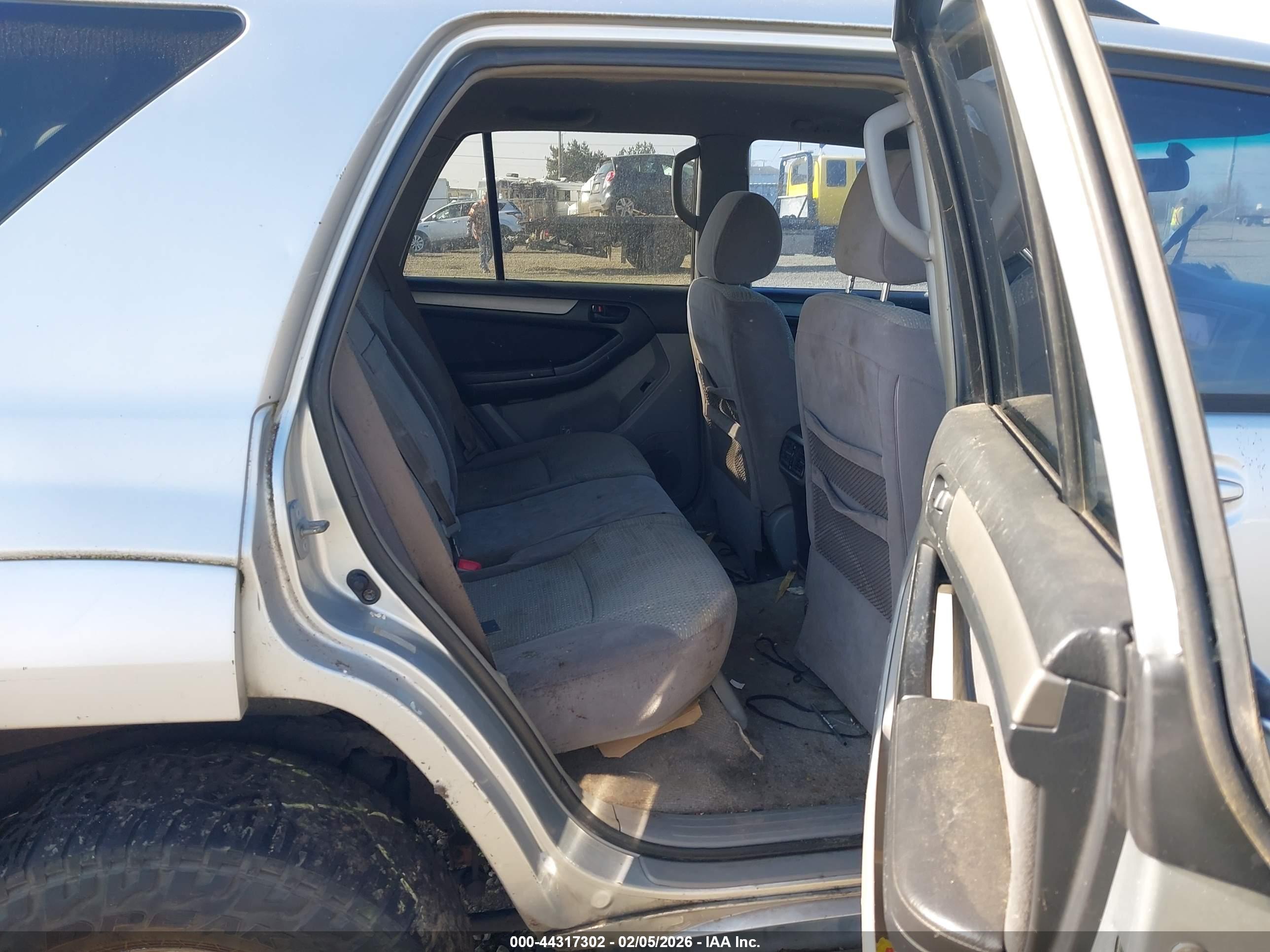 TOYOTA 4RUNNER image 8