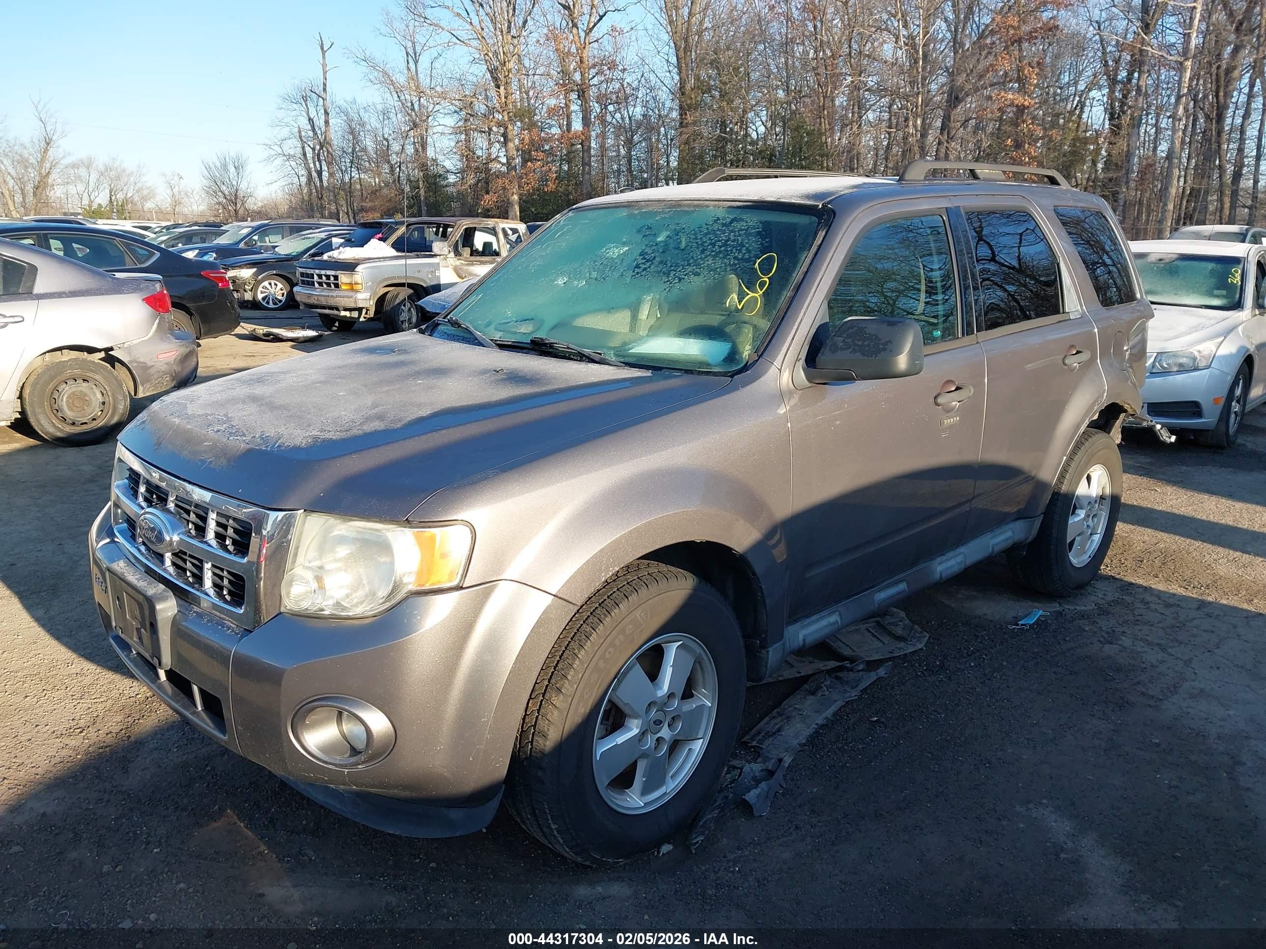 FORD ESCAPE image 2