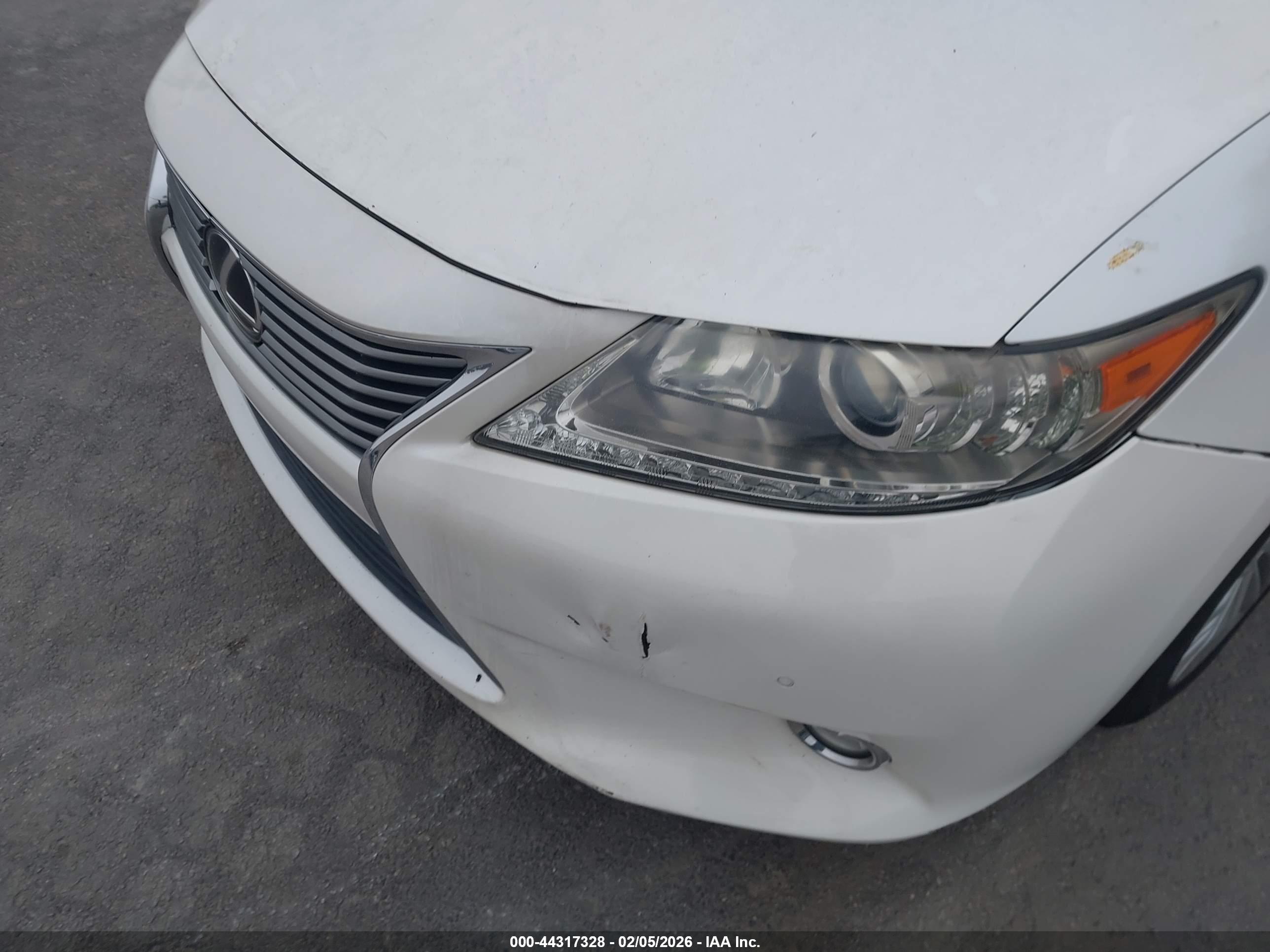 LEXUS ES image 6
