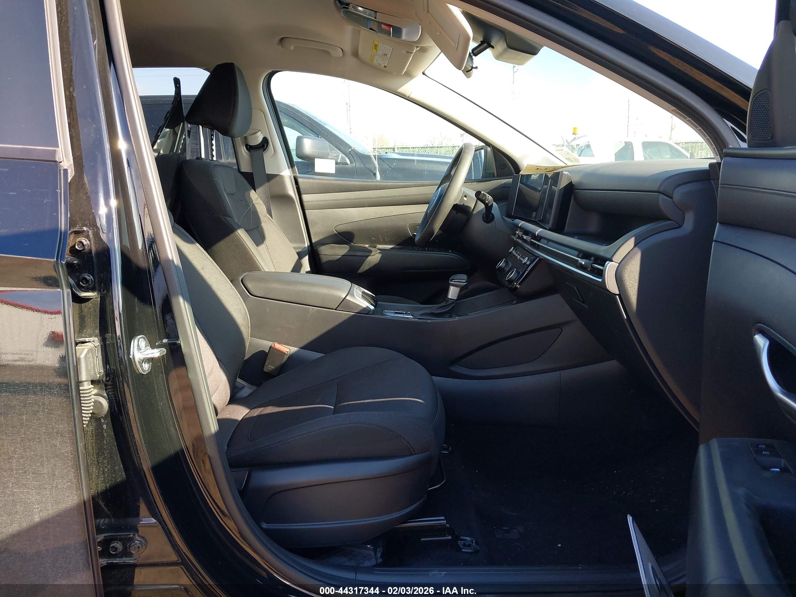 HYUNDAI TUCSON image 5