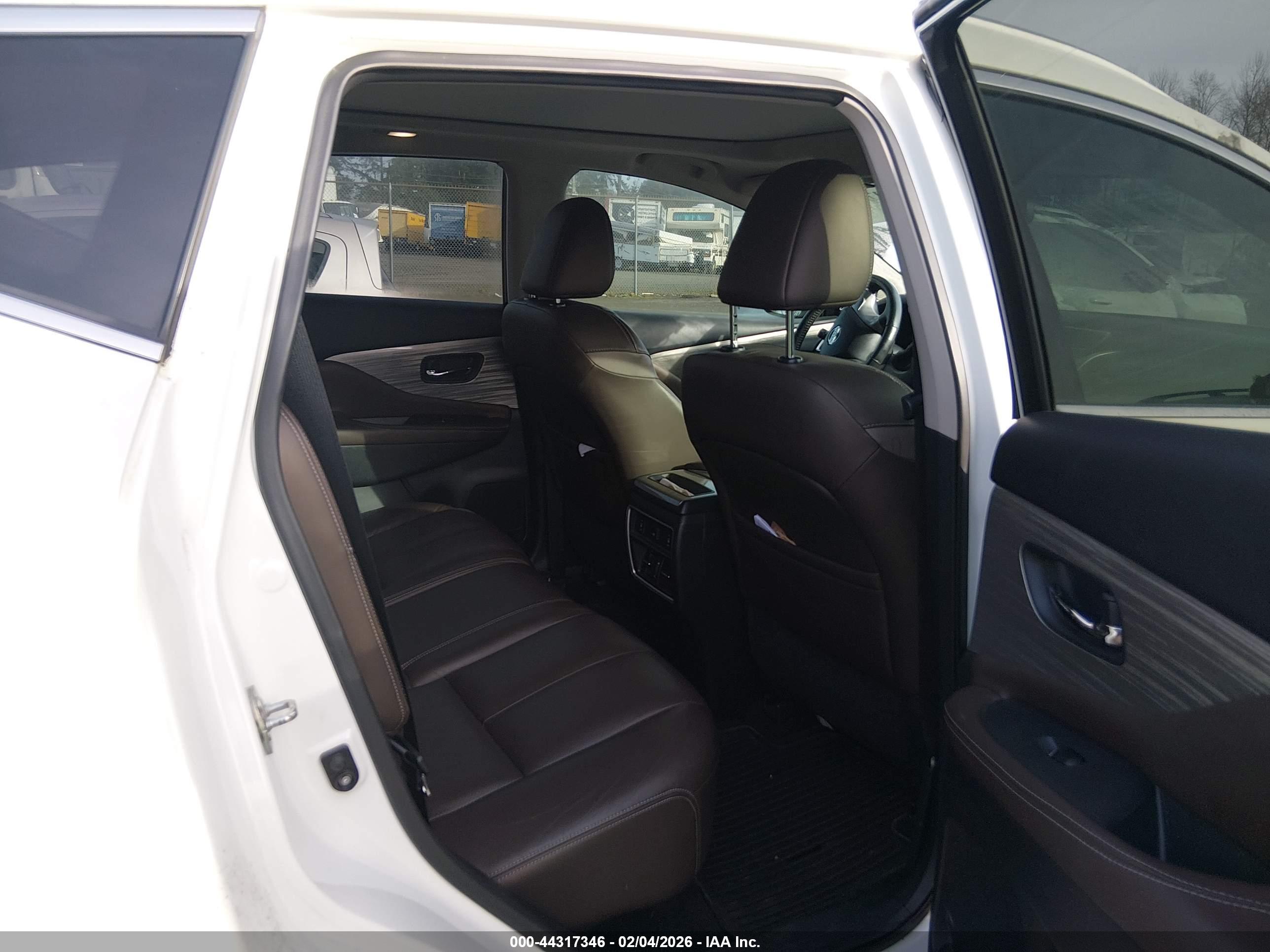 NISSAN MURANO image 8