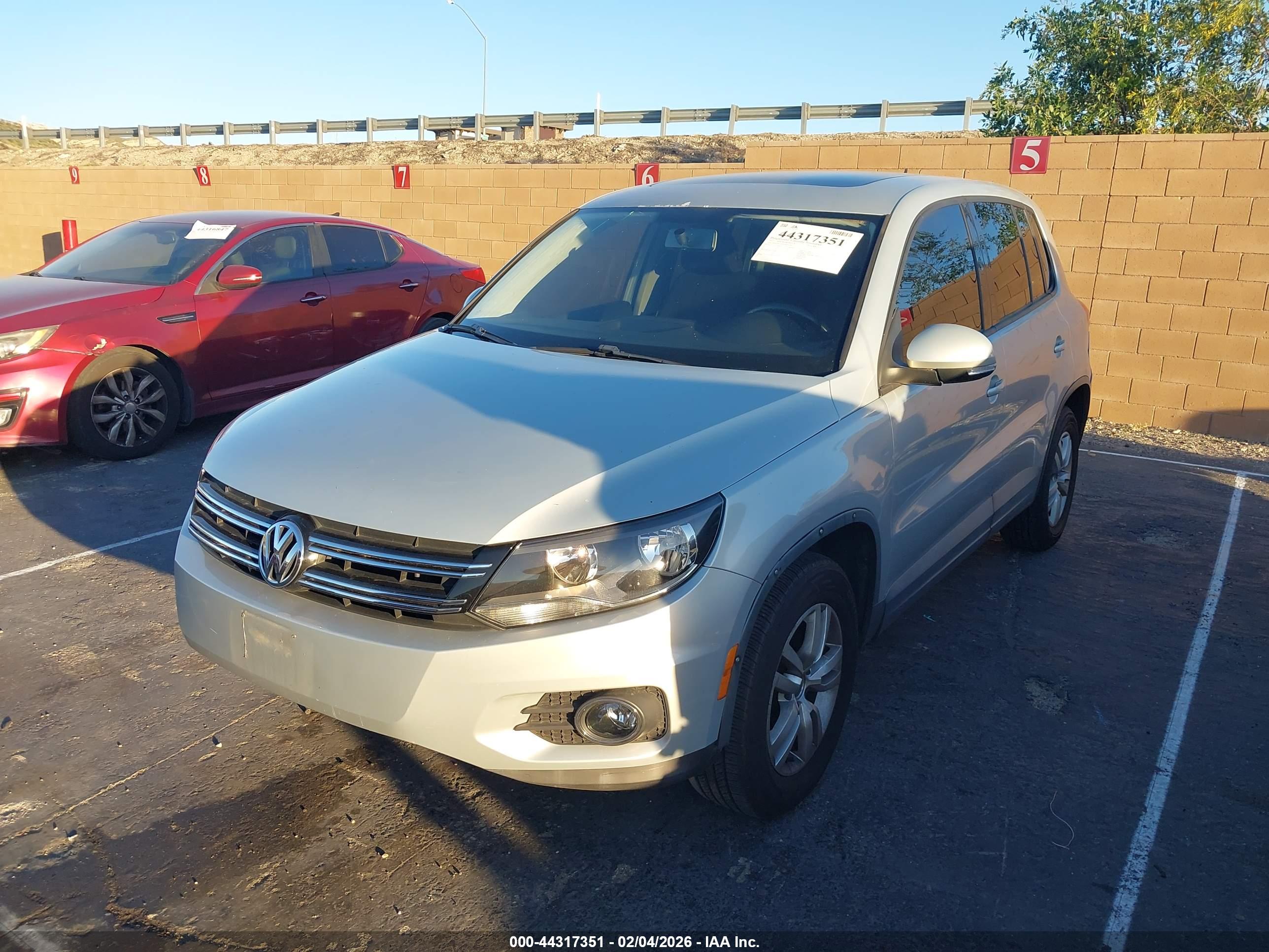 VOLKSWAGEN TIGUAN image 2
