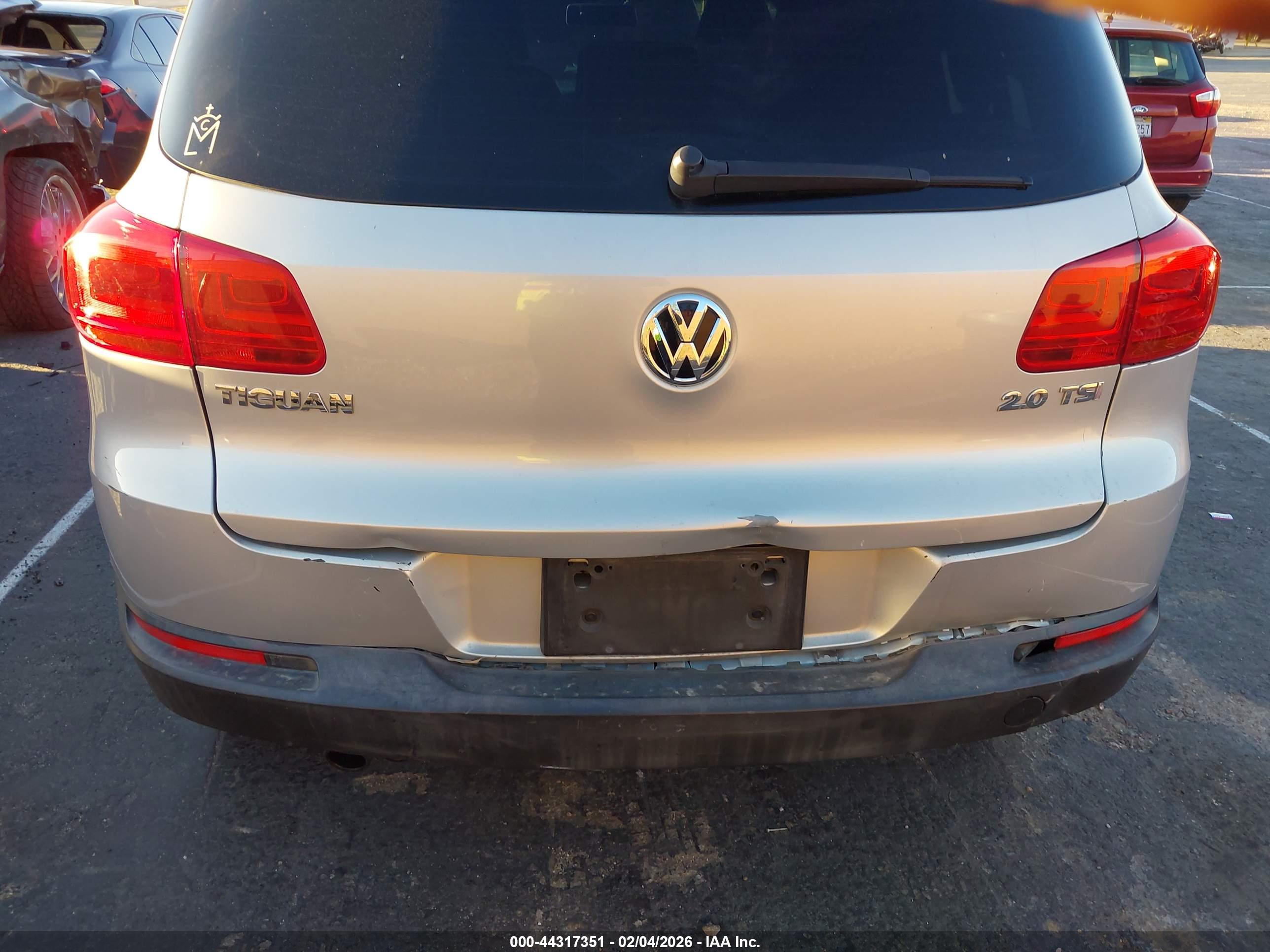 VOLKSWAGEN TIGUAN image 6