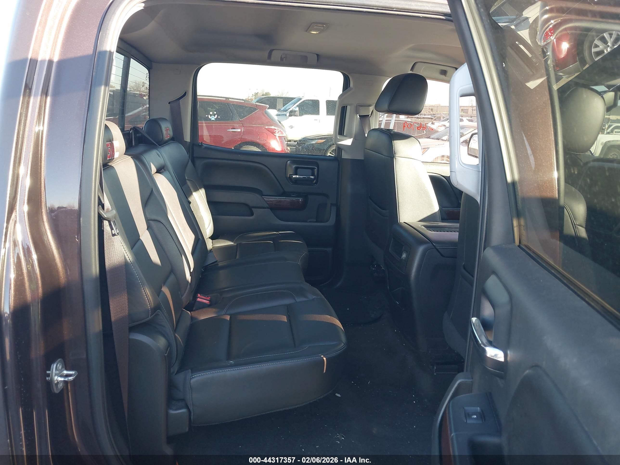 GMC SIERRA image 8