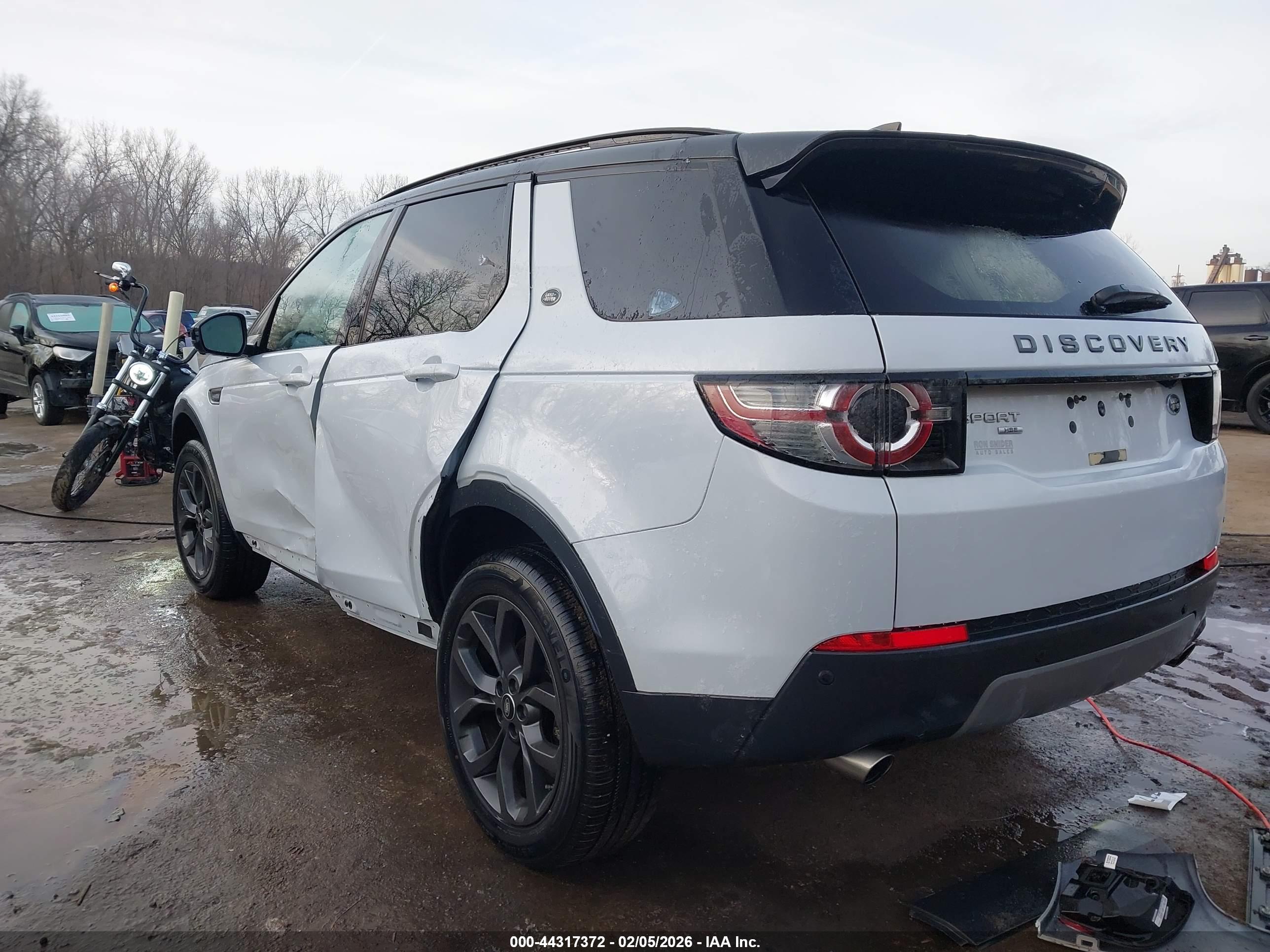 LAND ROVER image 3