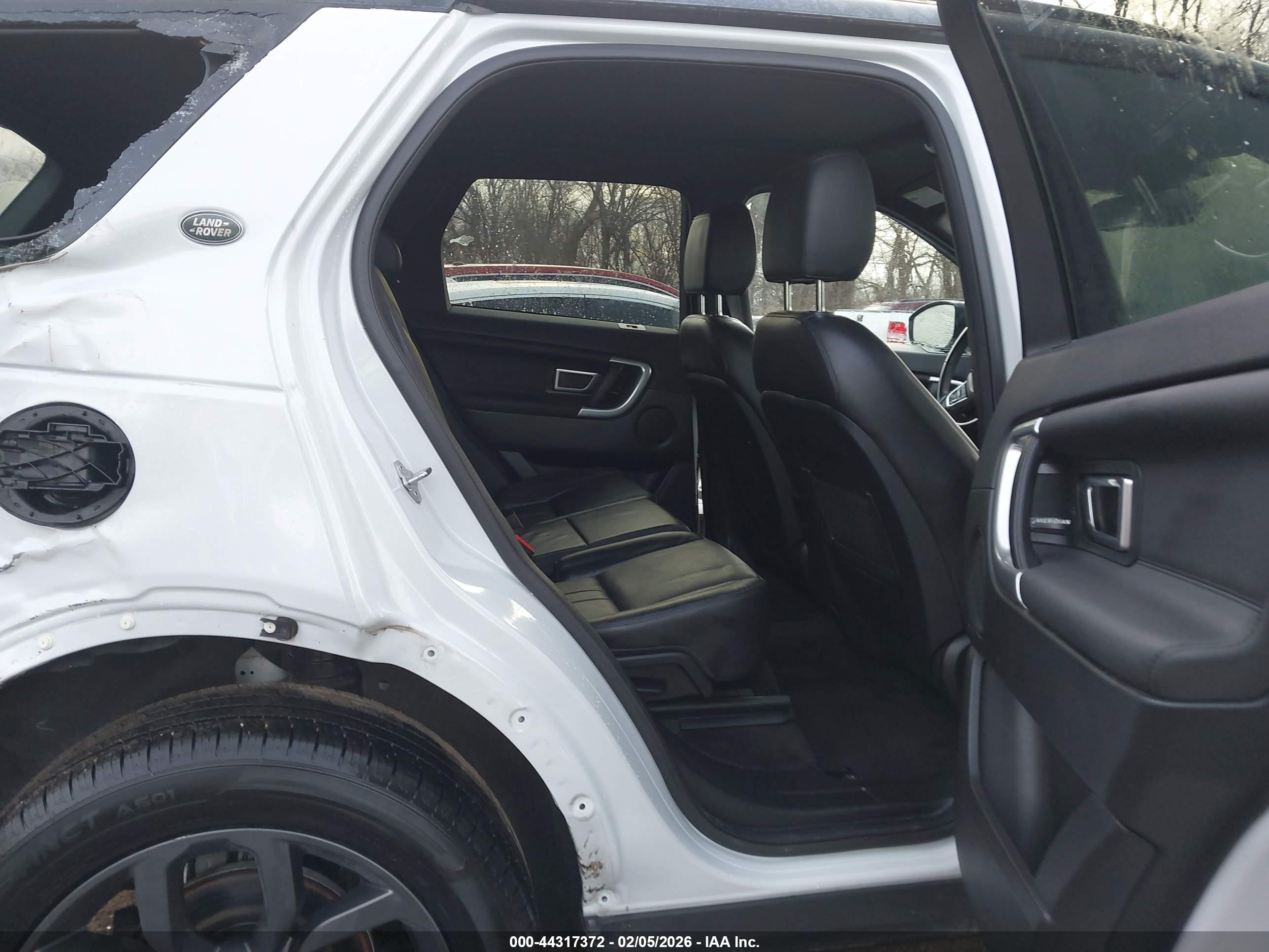 LAND ROVER image 8