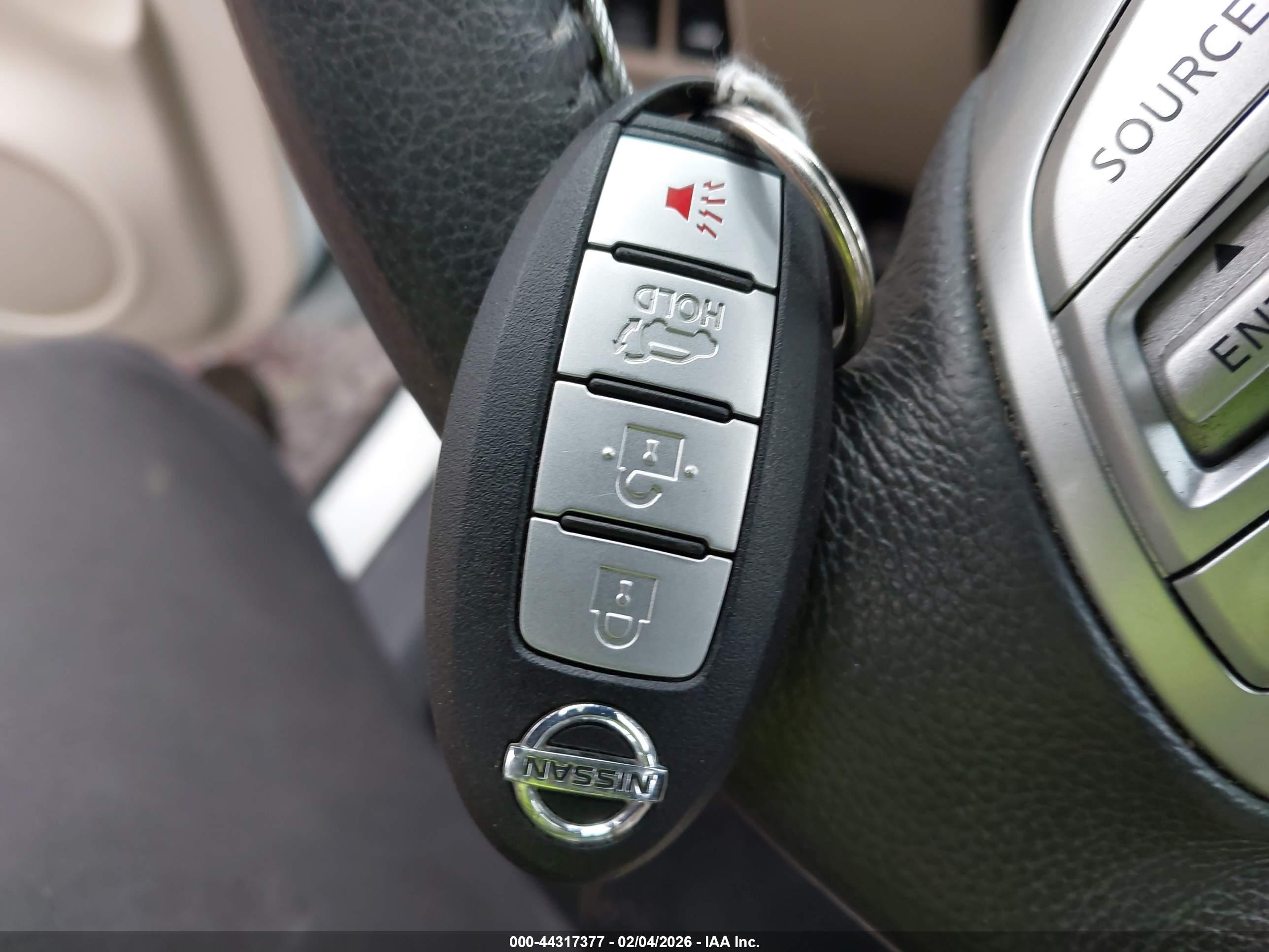 NISSAN ROGUE image 11