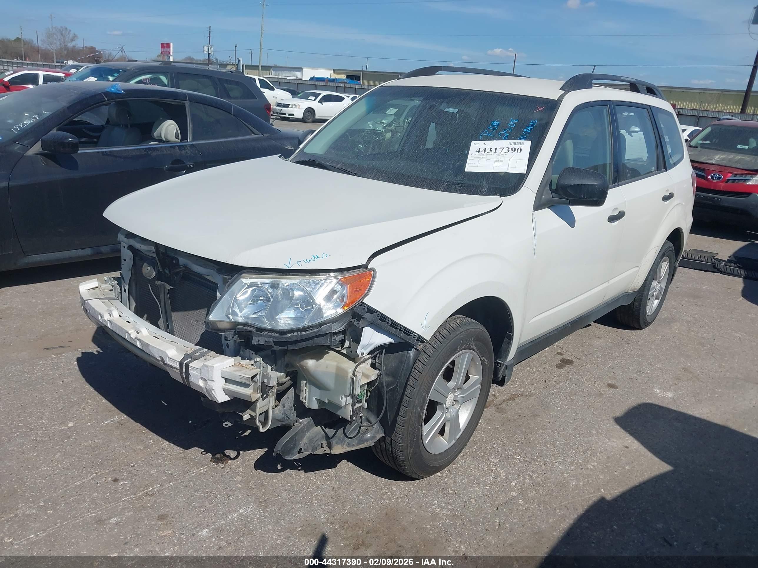 SUBARU FORESTER image 2