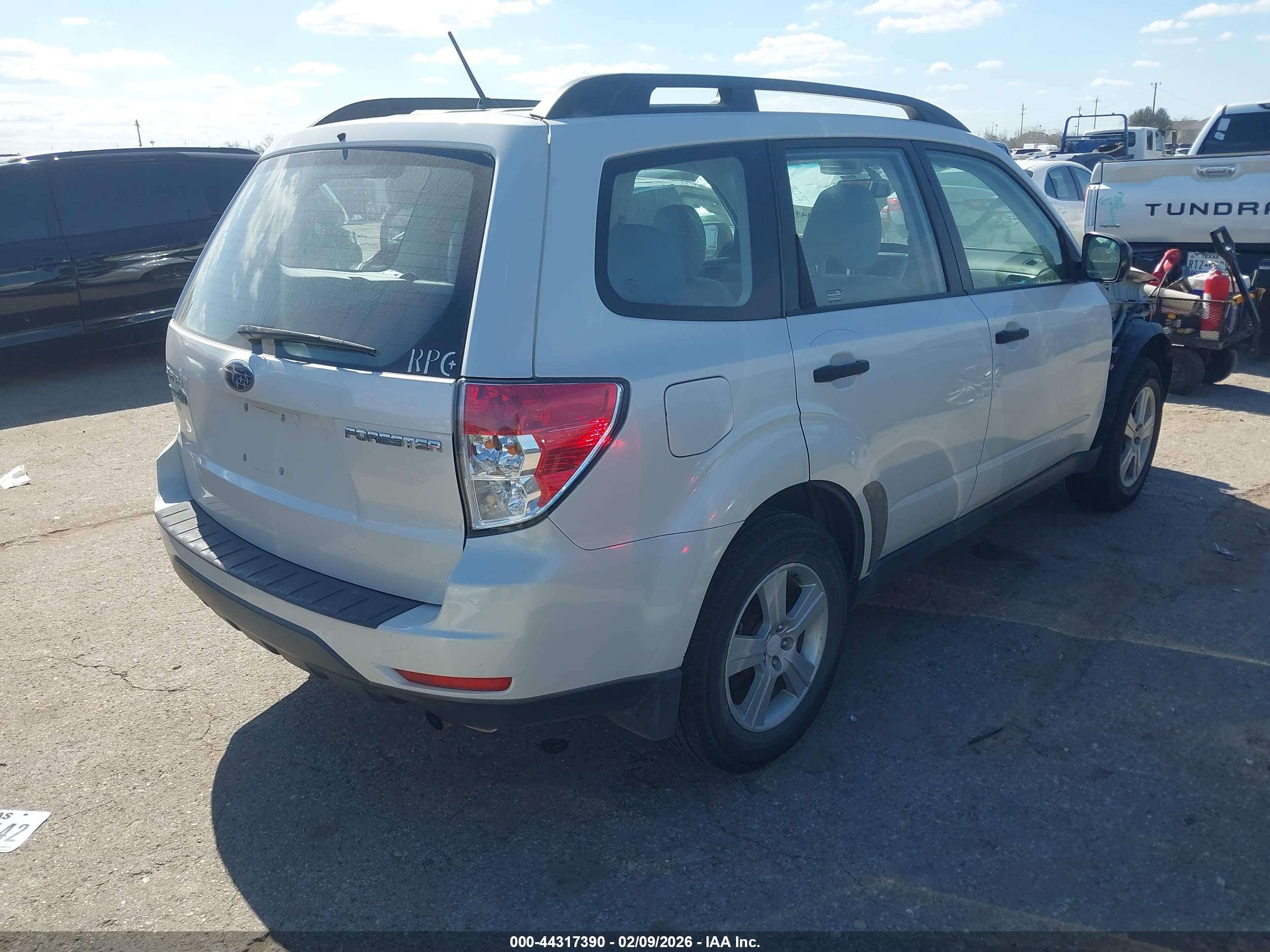 SUBARU FORESTER image 4