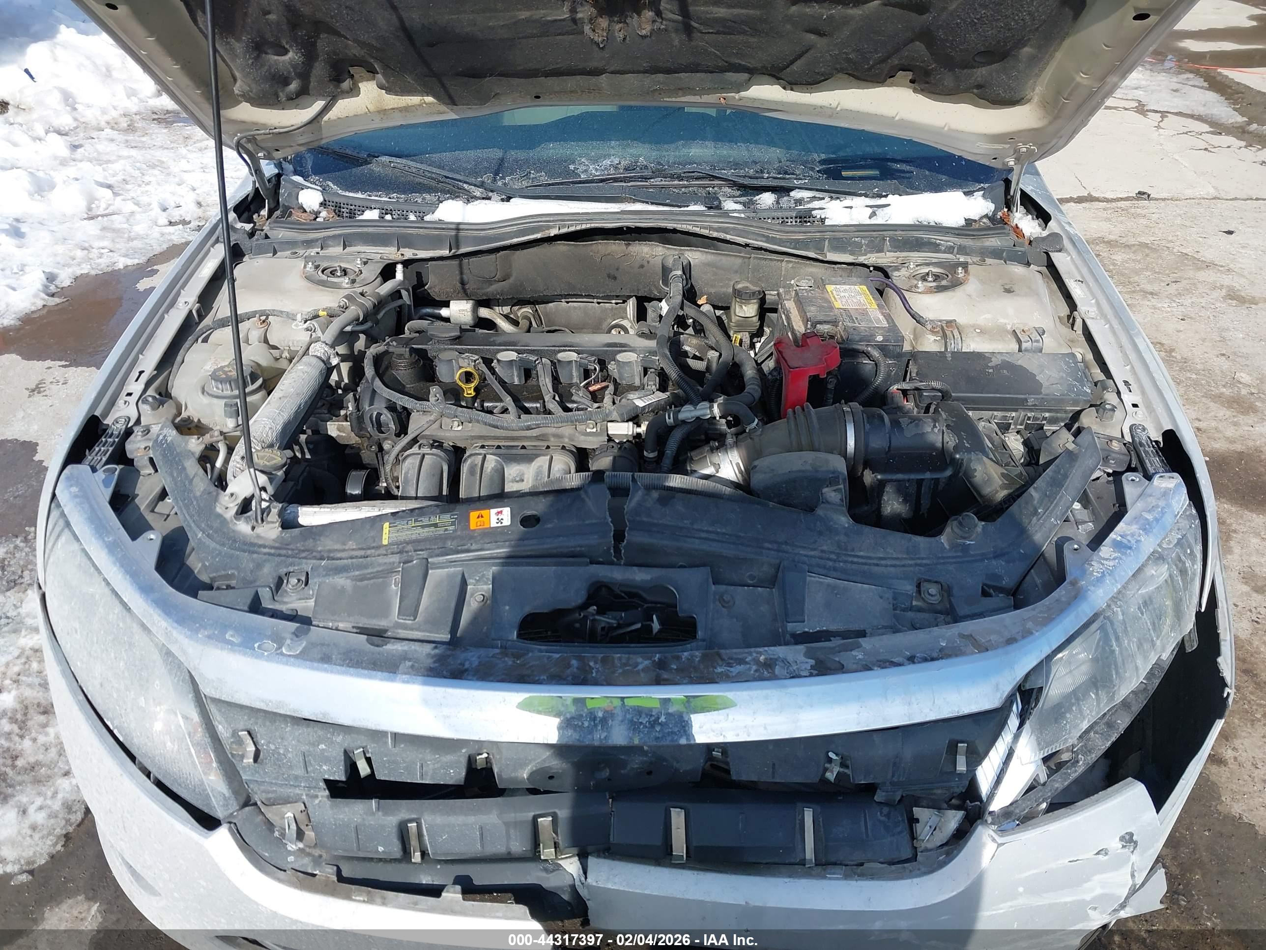 FORD FUSION image 10