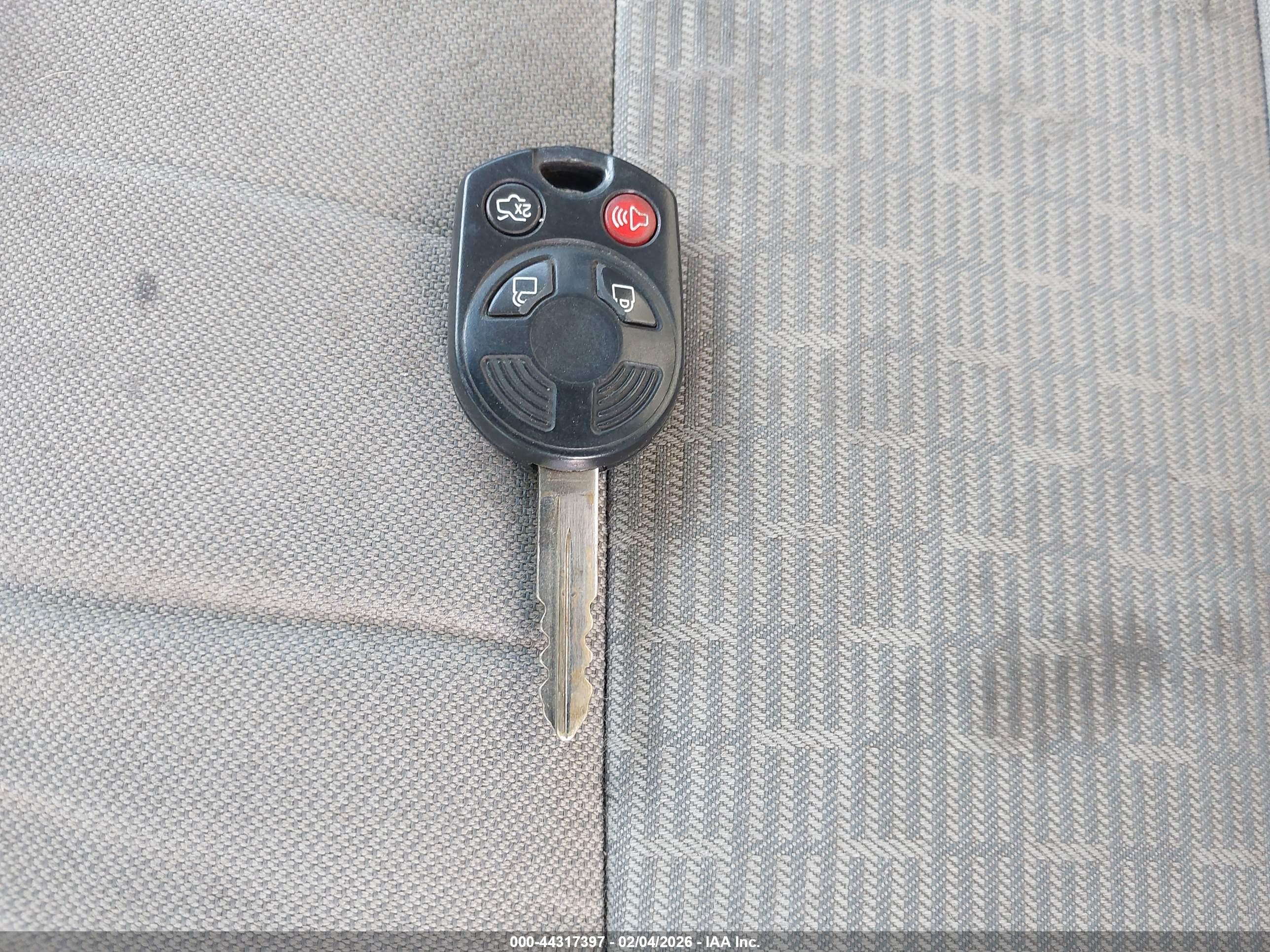 FORD FUSION image 11