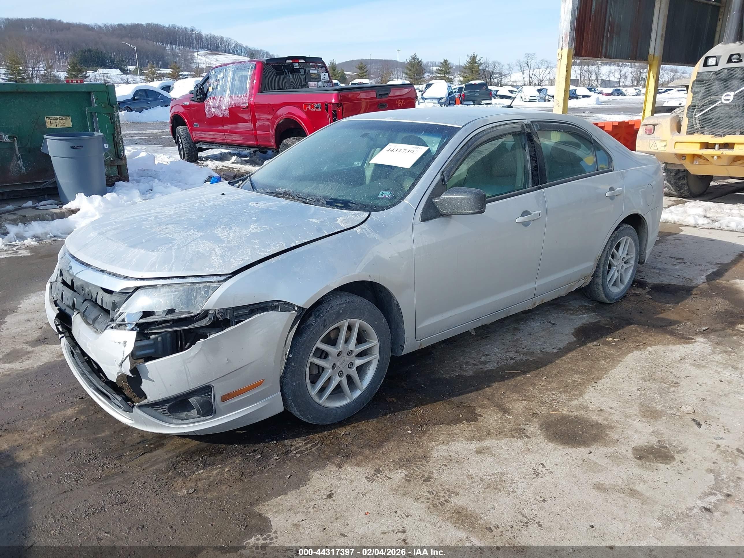 FORD FUSION image 2