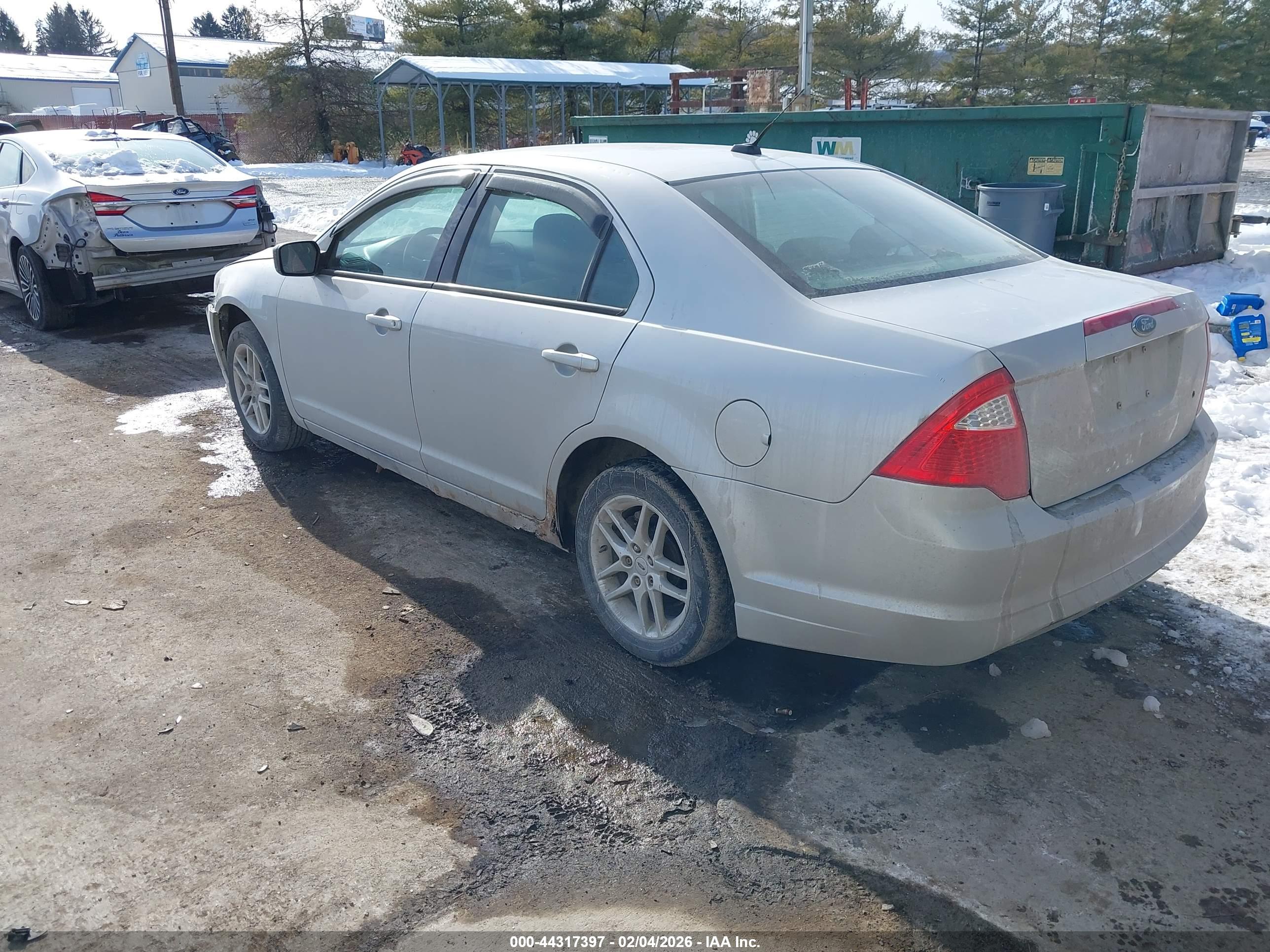 FORD FUSION image 3